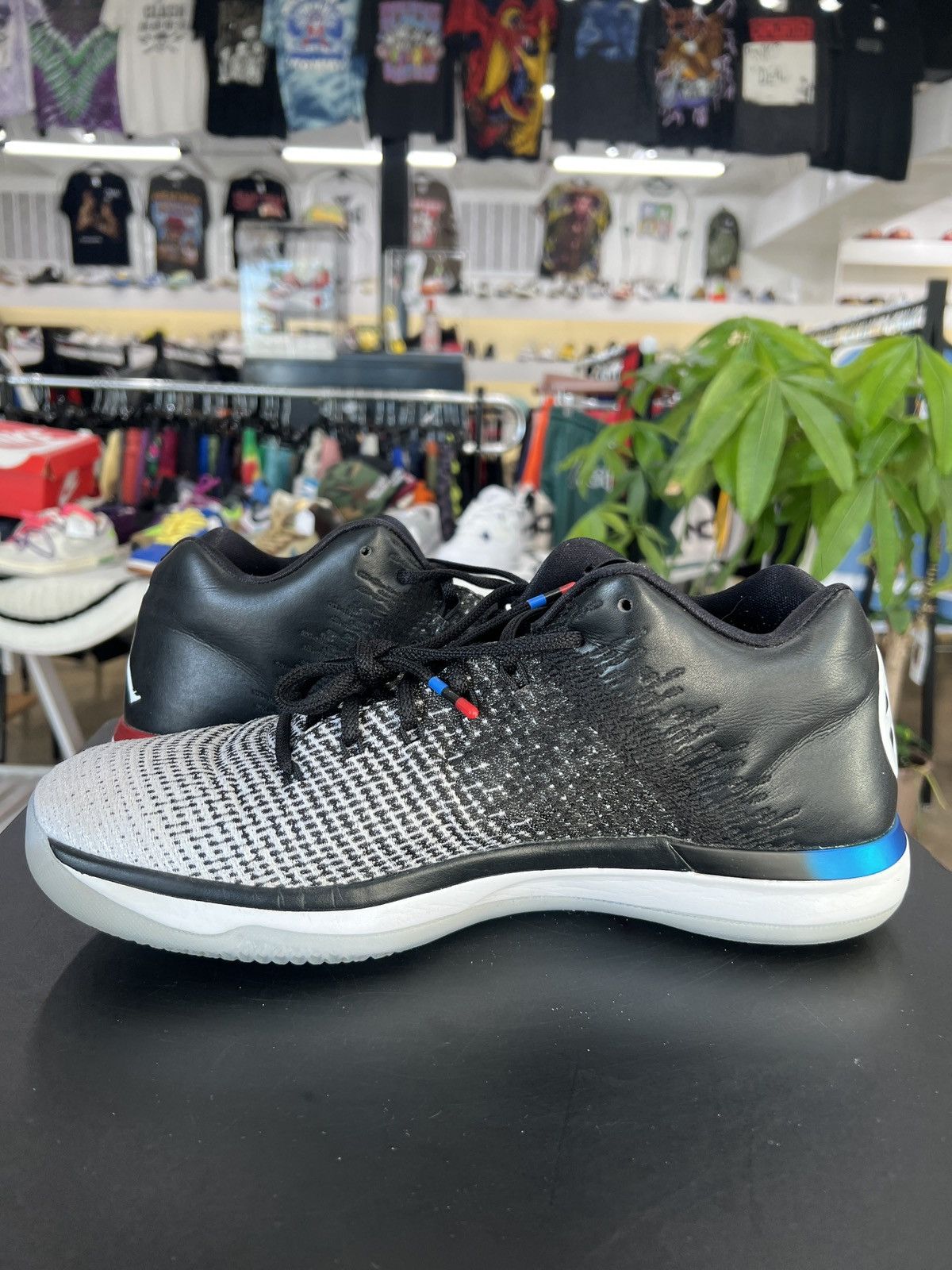 Jordan Brand Air Jordan XXX1 Low Quai 54 Sz. 12.5 (2017) Size US 12.5 / EU 45-46 - 3 Thumbnail