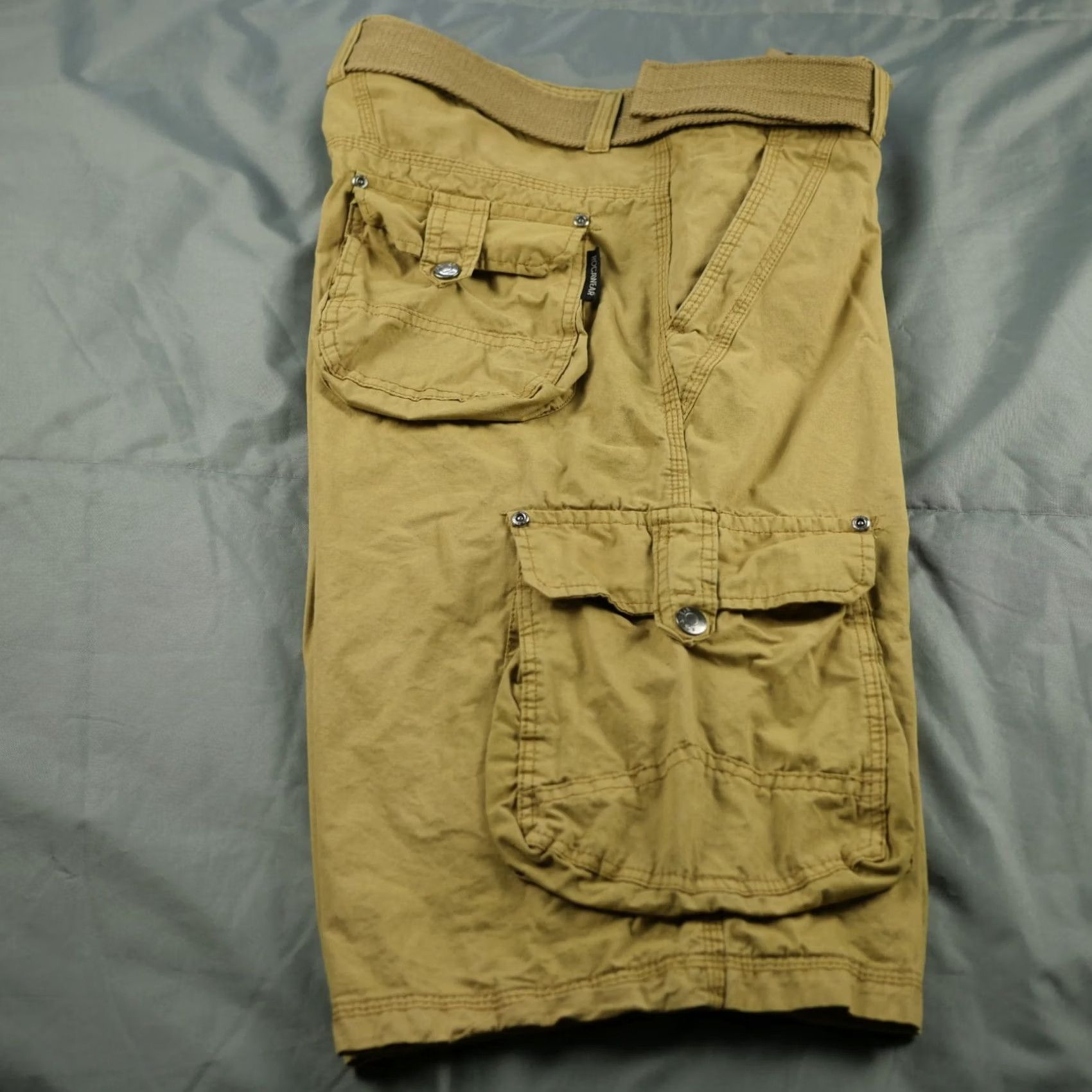Rocawear VINTAGE Rocawear Cargo Shorts Mens 34 Khaki Belted Multi-Pocket Utility Hip Hop Streetwear Shorts Mens 34 Beige Cargo Pocket Belted Pockets Size US 34 / EU 50 - 3 Thumbnail