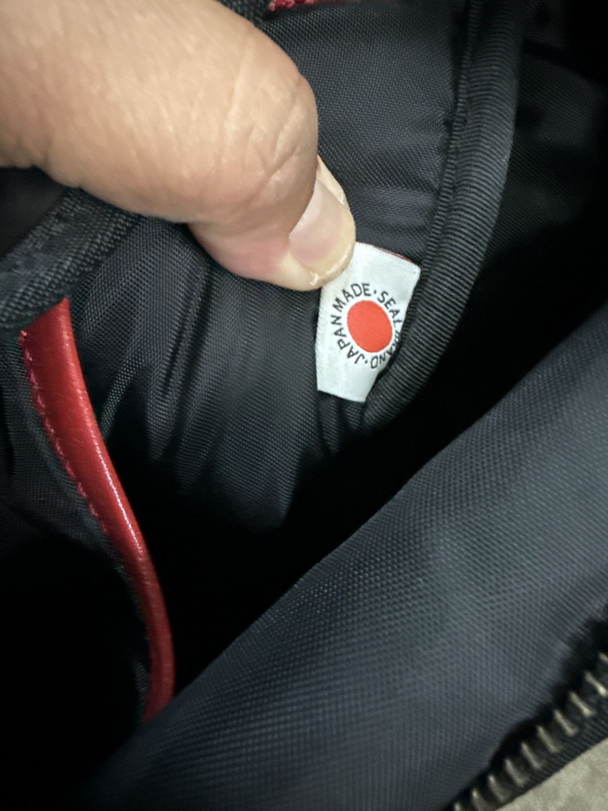 Japanese Brand SEAL HAND MADE JAPAN FROM TIRE TUBE WAIST BAG Size ONE SIZE - 22 Thumbnail