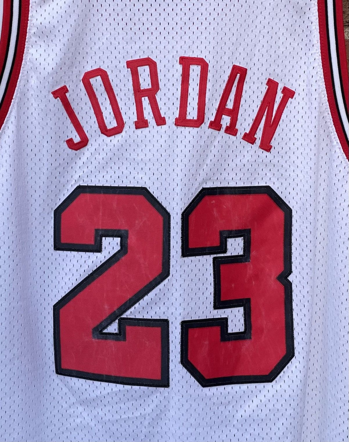 Nike Nike Team Michael Jordan 1984 Chicago Bulls Flight Jersey Size US XL / EU 56 / 4 - 7 Thumbnail