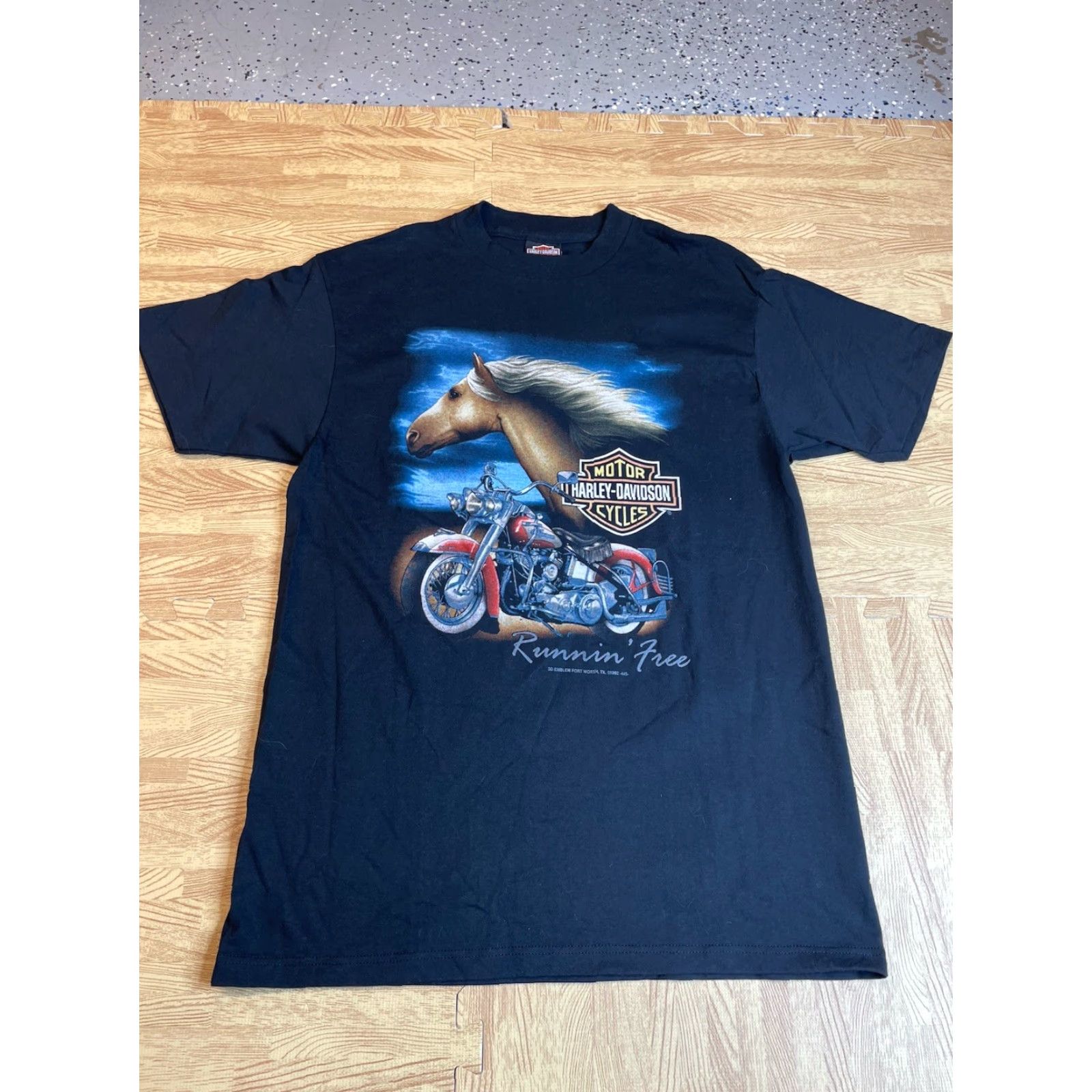 Harley Davidson VINTAGE Harley-Davidson T-Shirt Horse 3D EMBLEM 1992 Running Free Black Large Men Adult Regular Short Sleeve Crew Neck Key West Size US L / EU 52-54 / 3 - 2 Thumbnail