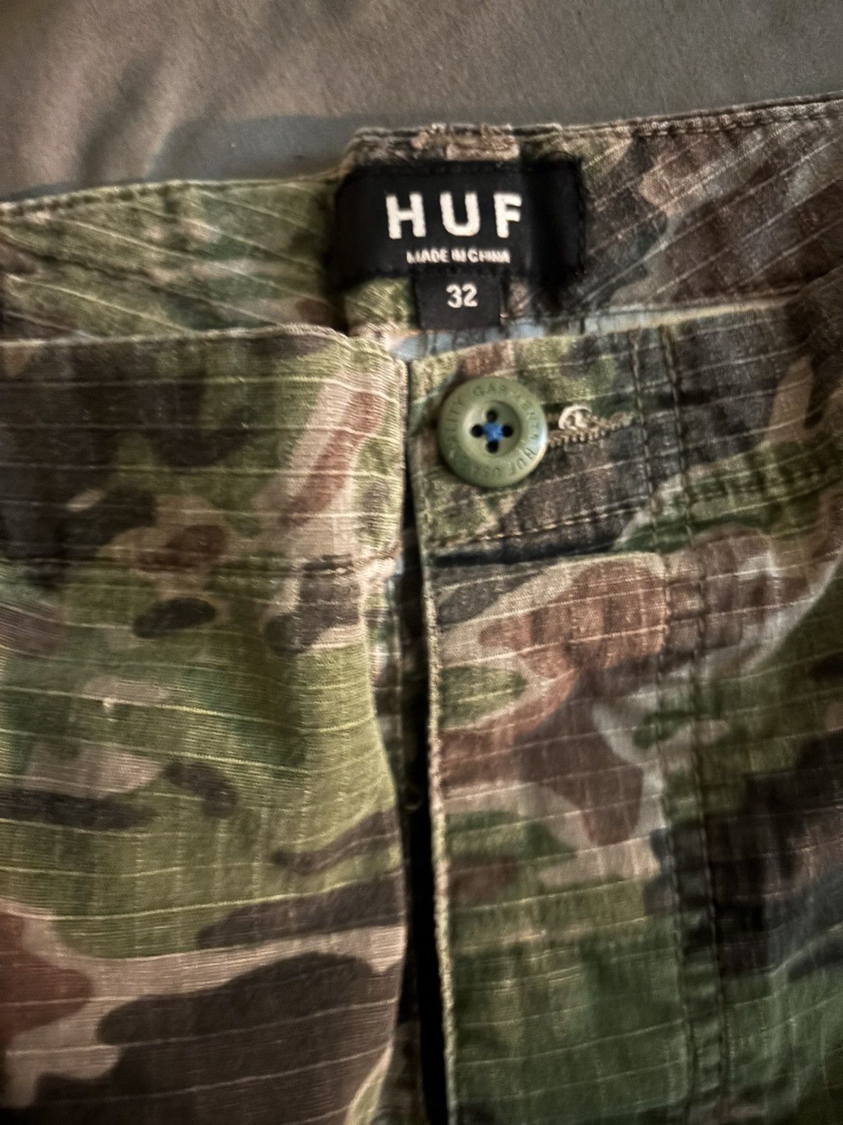 Vintage Green Camo HUF Skate Cargo Shorts Size US 32 / EU 48 - 7 Thumbnail