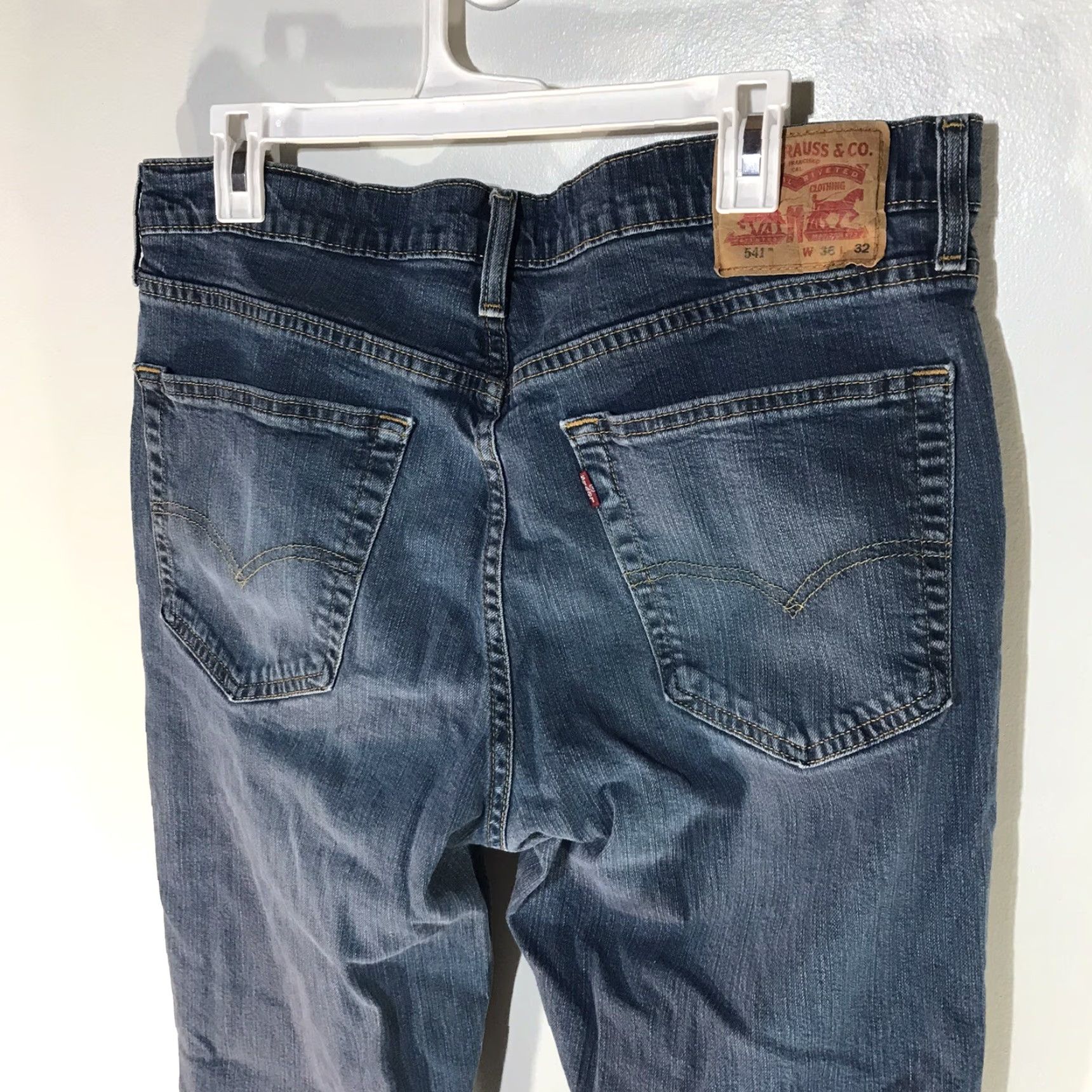 Levi's VINTAGE Levi's 541 Men's Jeans Size 36X32 Straight Fit Blue Denim 90s Logo Casual Size US 36 / EU 52 - 4 Thumbnail