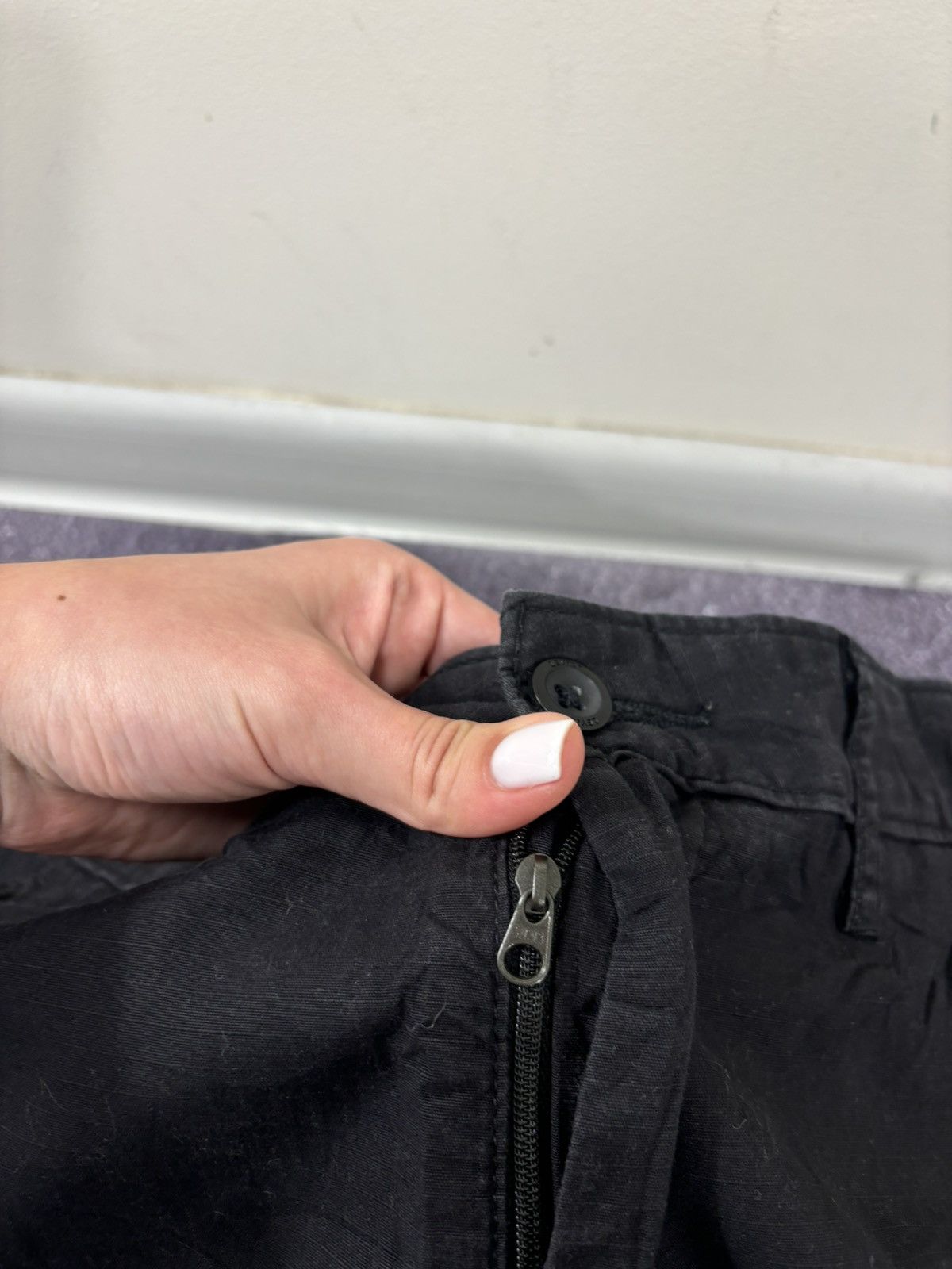 Levi's Vintage Levi’s Y2K Black Men’s Utility Hype Cargo Shorts Size US 34 / EU 50 - 8 Thumbnail