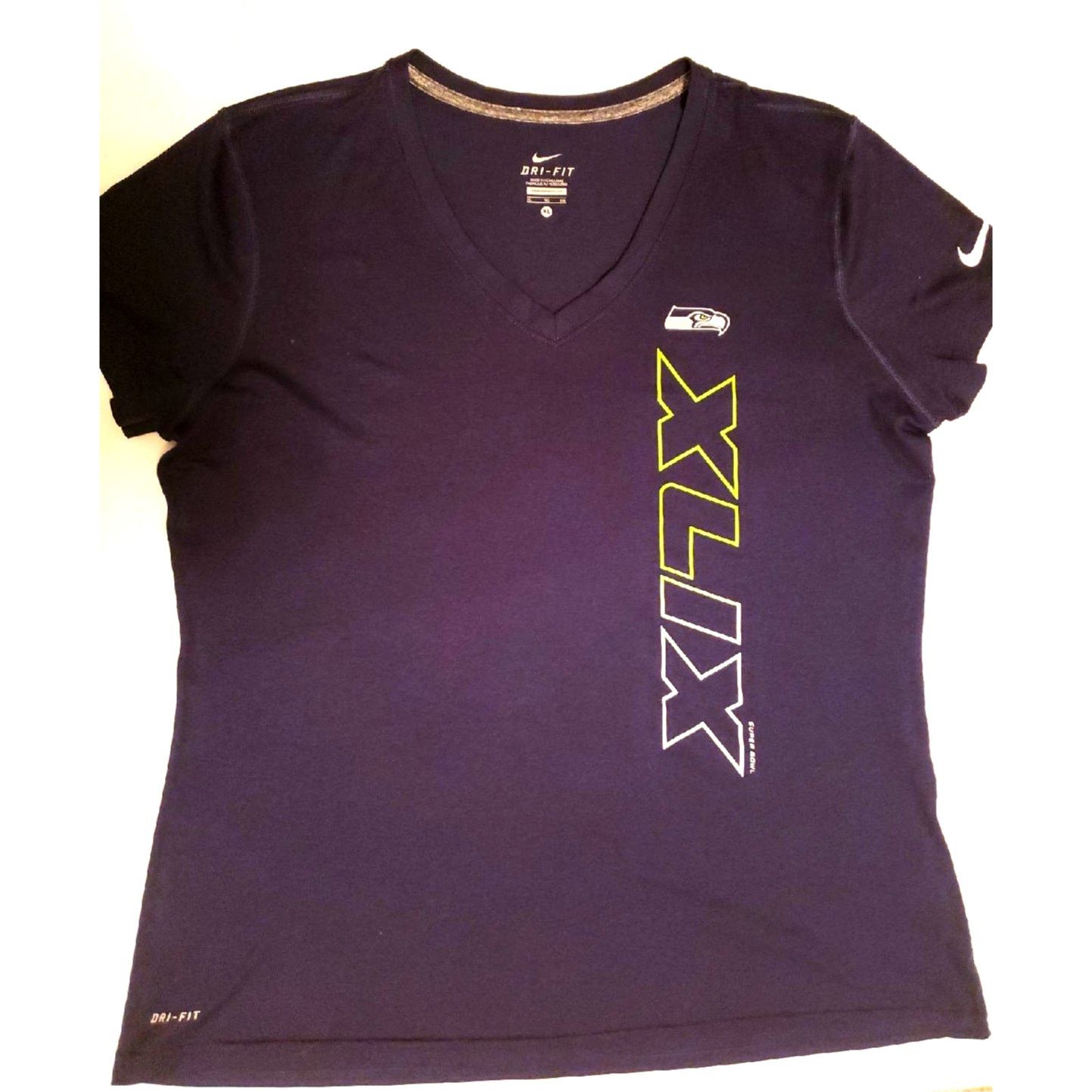 Nike Nike Women's Seahawks Dri-FIT V-Neck T-Shirt - Small Size S / US 4 / IT 40 - 1 Thumbnail