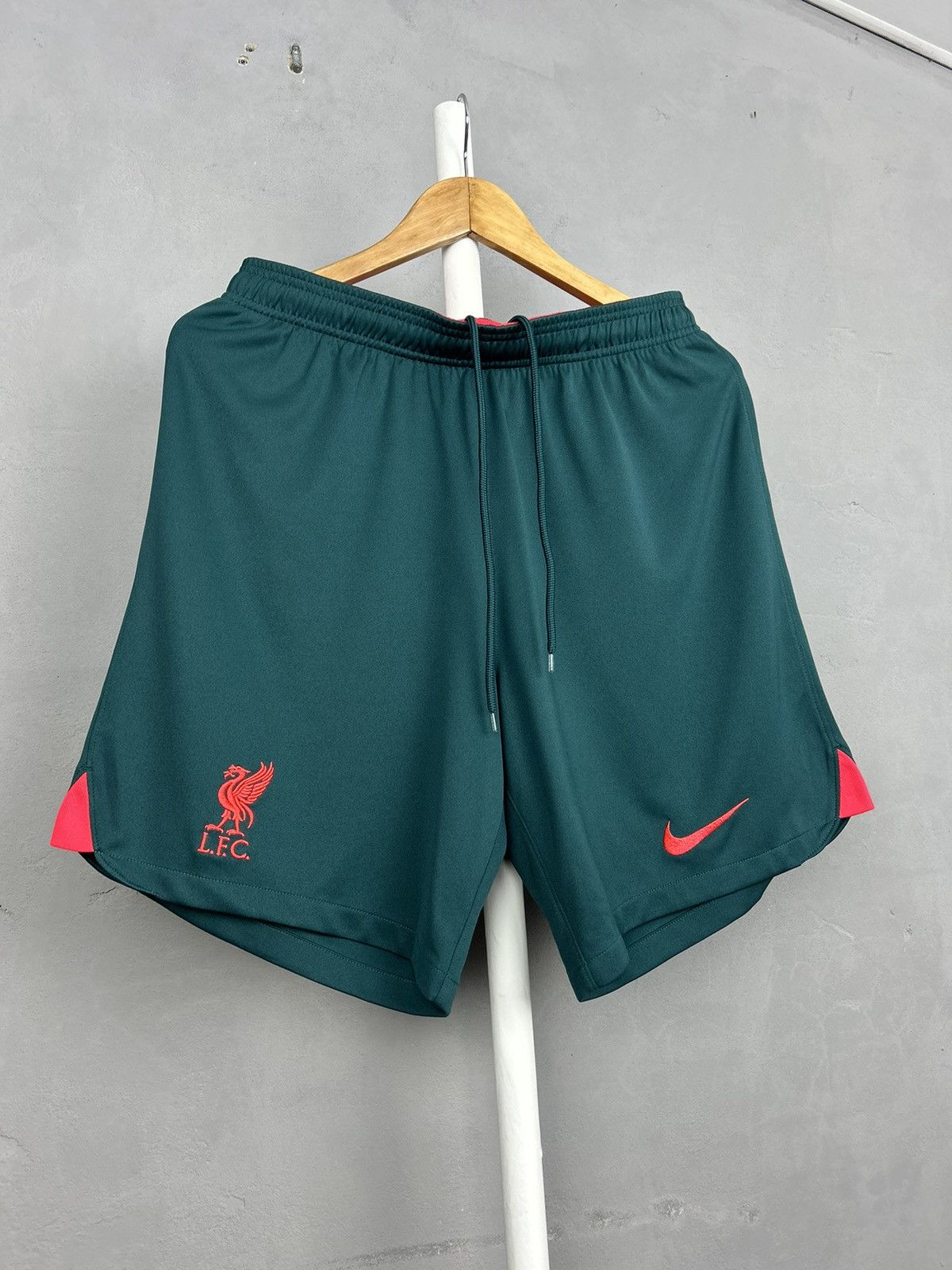 Nike Liverpool Nike 2022-23 Third Shorts Soccer Football jersey Size US 34 / EU 50 - 2 Thumbnail