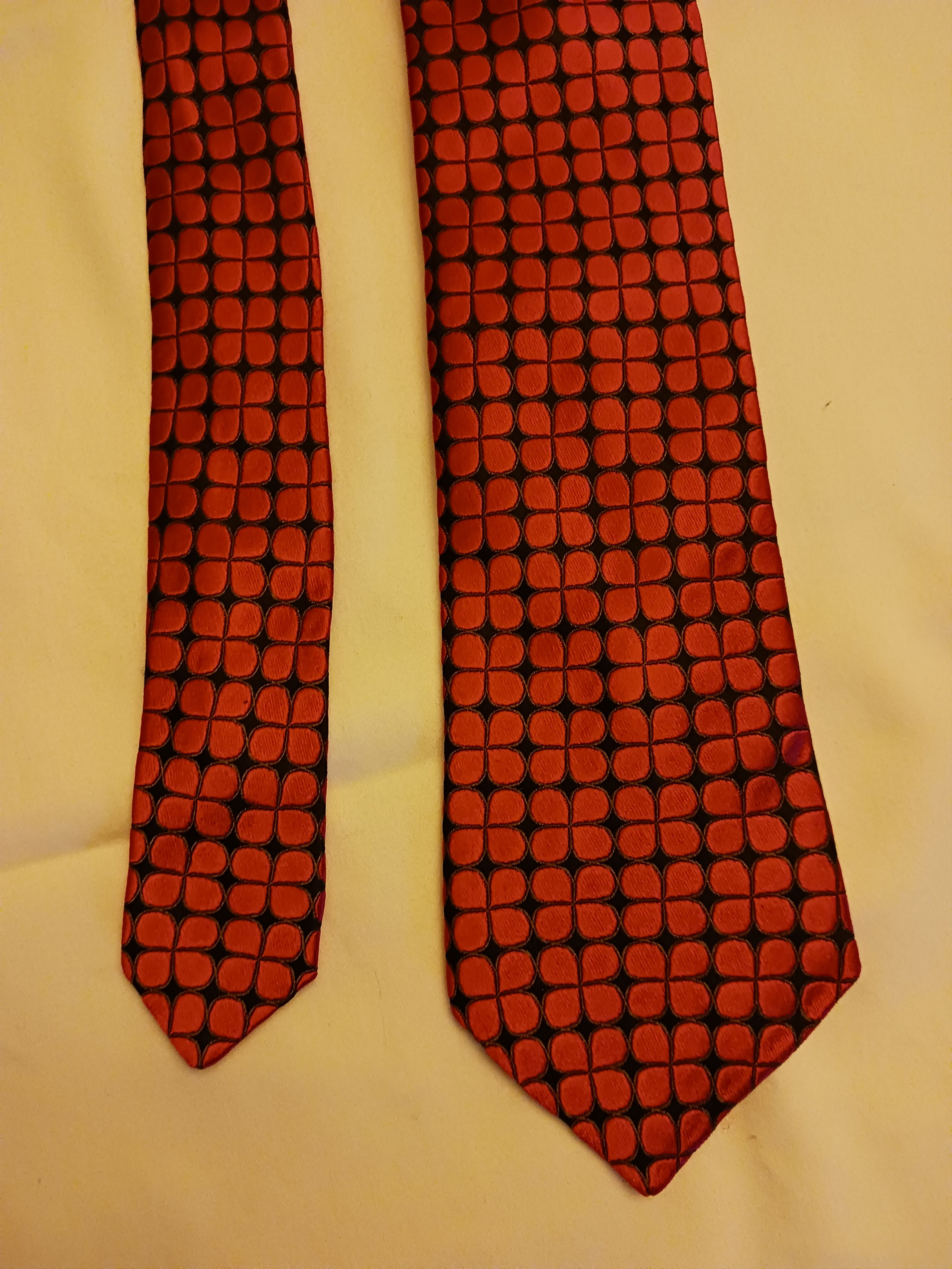 Ted Baker NWOT 100% Silk Italian Made Necktie Size ONE SIZE - 1 Thumbnail