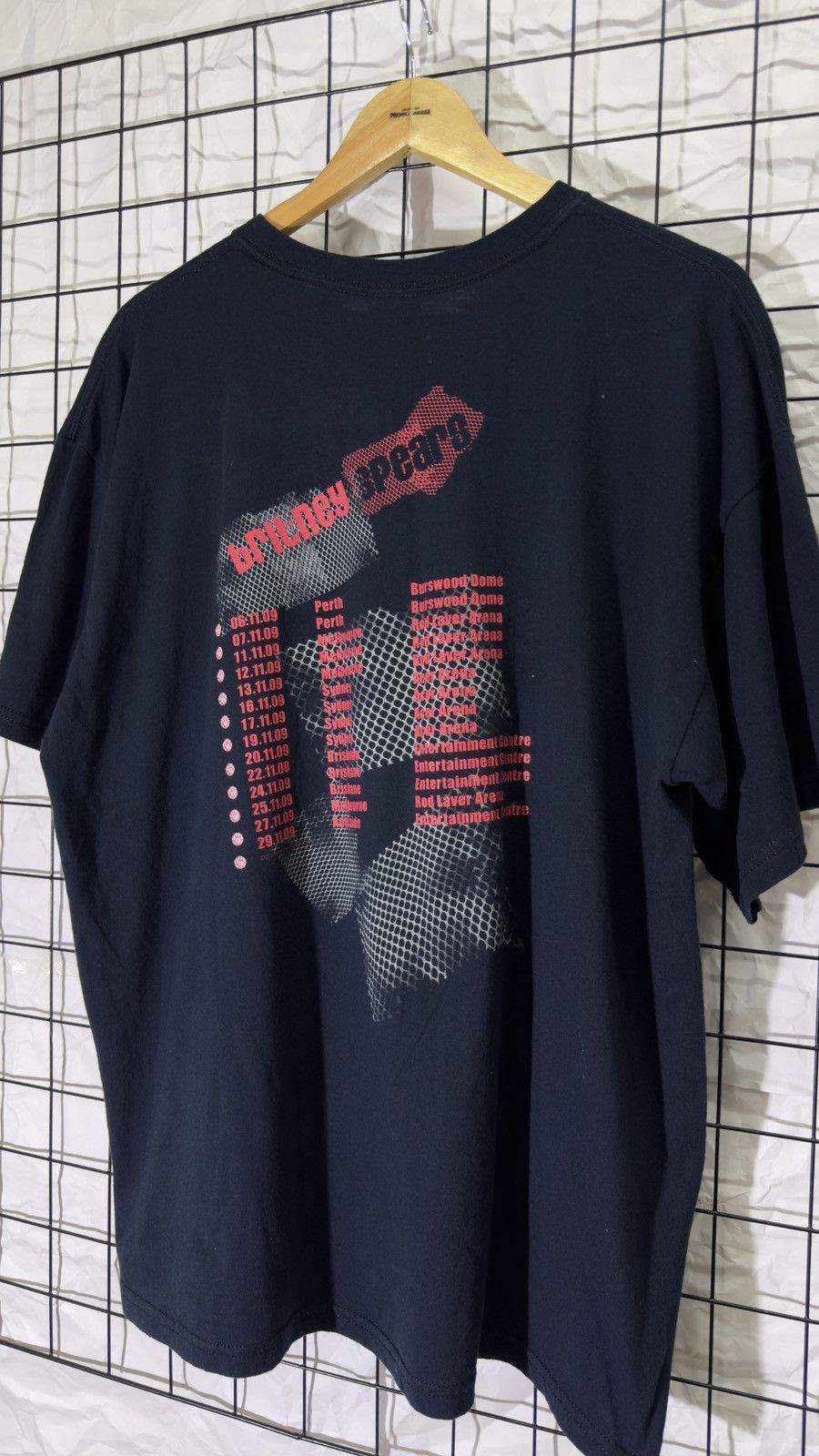 Band Tees Vintage 2009 britney spears tour tee shirt Size US XL / EU 56 / 4 - 6 Thumbnail