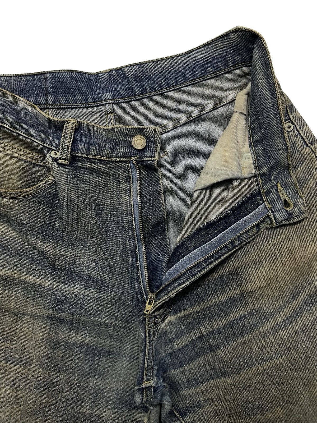 Japanese Brand Vintage Japanese Brand | Faded Mud Wash Distressed Jeans Size US 31 - 9 Thumbnail