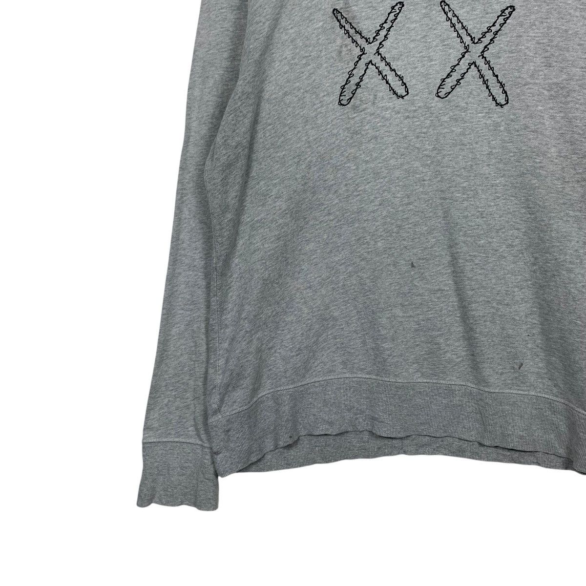 Kaws × Uniqlo Uniqlo Kaws Sesame Street Crewneck Sweatshirt Size US XL / EU 56 / 4 - 3 Thumbnail