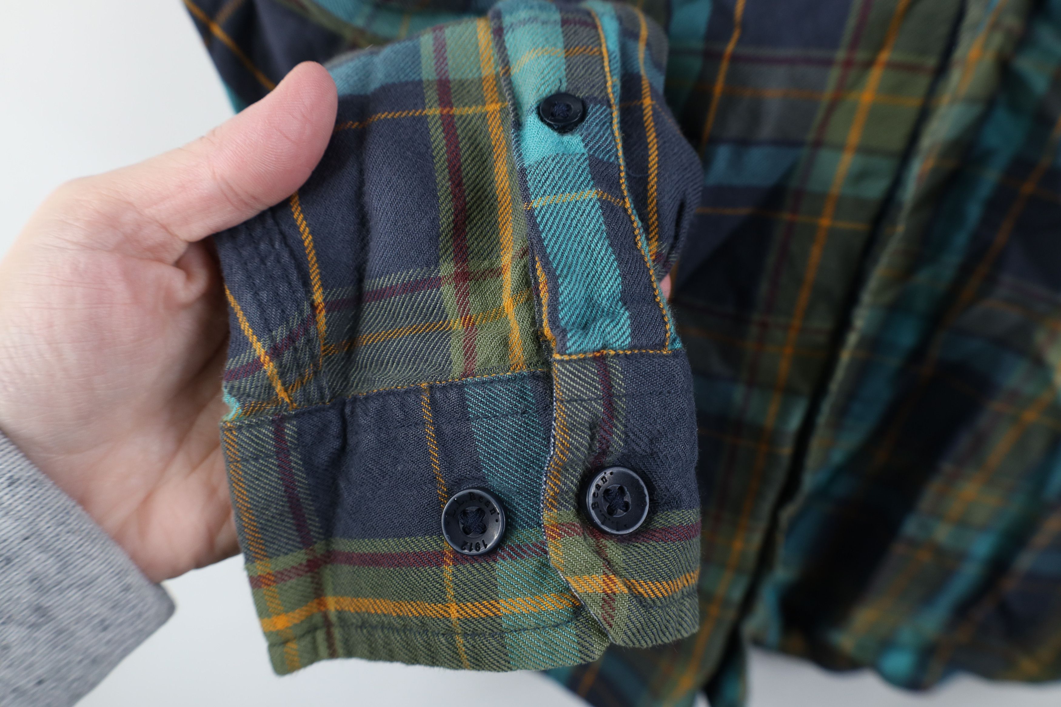 L.L. Bean Vintage LL Bean Slightly Fitted Flannel Button Down Shirt Size US M / EU 48-50 / 2 - 9 Thumbnail