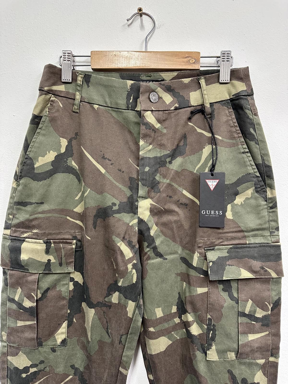 Guess Guess Camouflage Cargo Pants with Elastic Cuffs Size US 28 / EU 44 - 4 Thumbnail