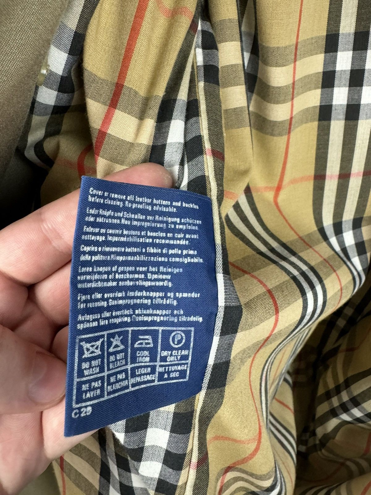 Burberry TRENCH BURBERRYS RARE VINTAGE SIZE 50 MADE IN ENGLAND 🏴󠁧󠁢󠁥󠁮󠁧󠁿 Size US L / EU 52-54 / 3 - 10 Thumbnail