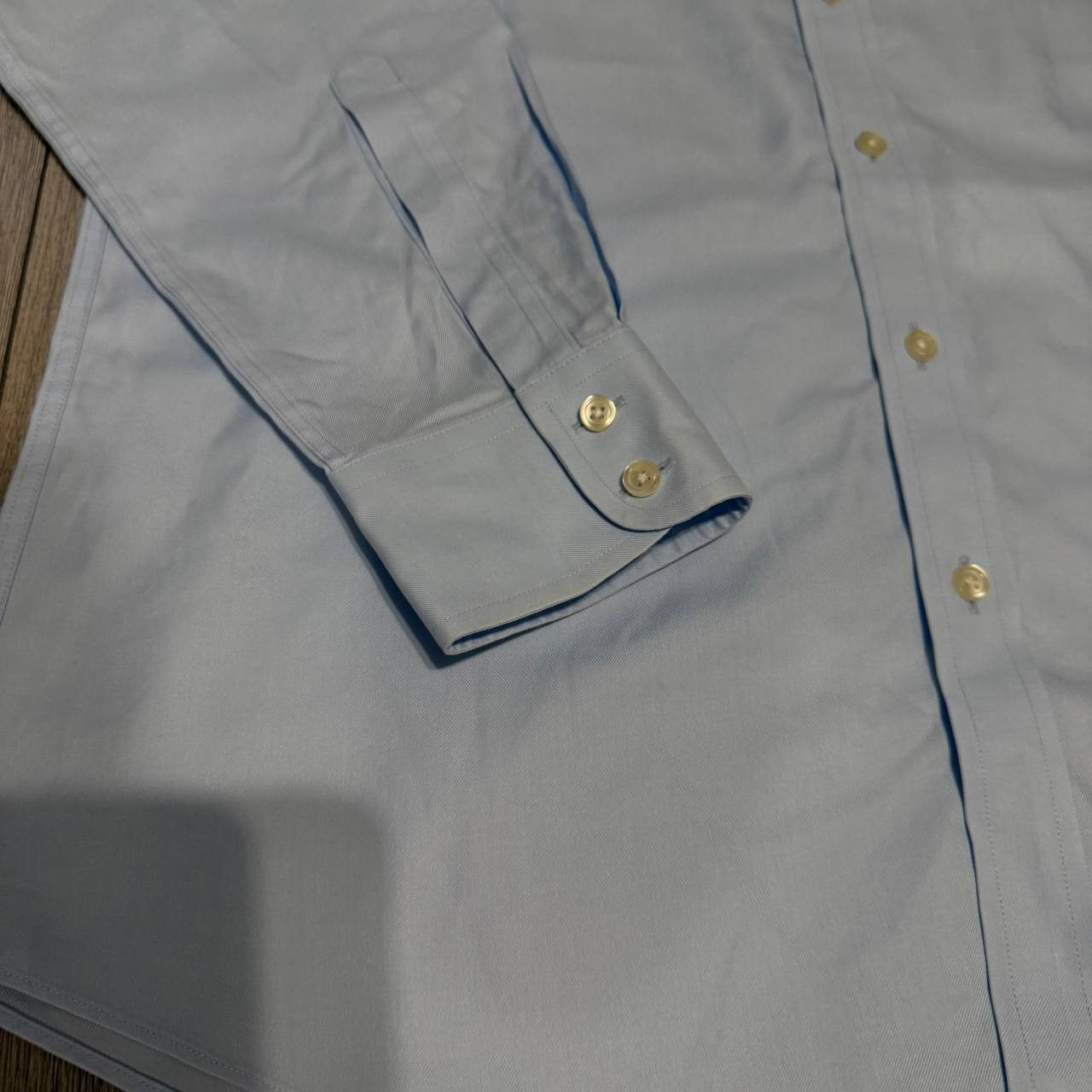 Charles Tyrwhitt charles tyrwhitt dress shirt 16.5 35 Size US XL / EU 56 / 4 - 4 Thumbnail