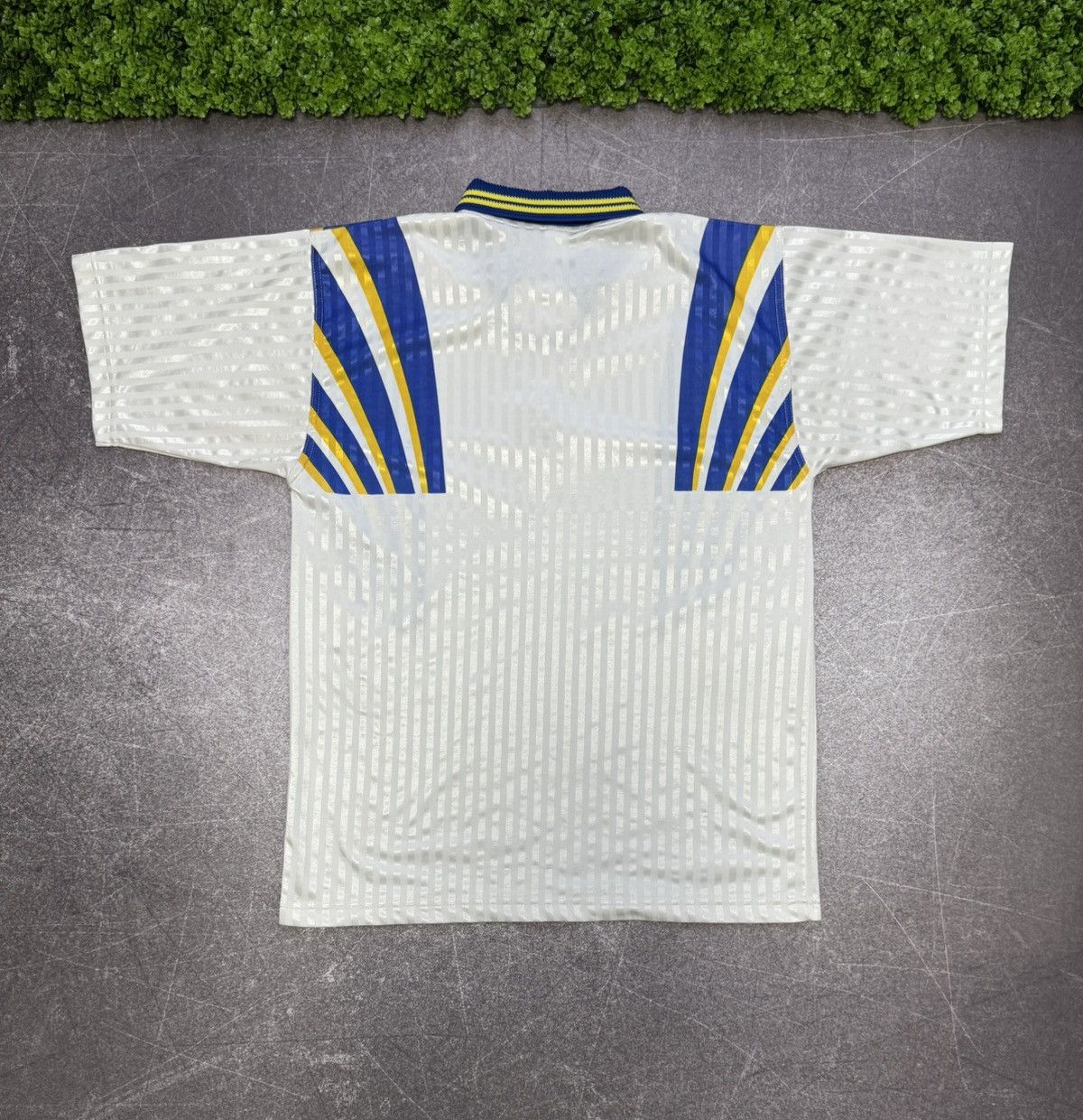 Adidas Vintage 90s FC Dynamo Kyiv away football shirt jersey Size US XL / EU 56 / 4 - 2 Thumbnail