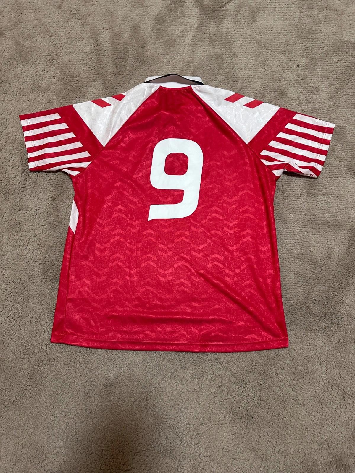 Hummel HUMMEL 90s Denmark Retro Home Football Shirt #9 Size XL Men Size US XL / EU 56 / 4 - 7 Thumbnail