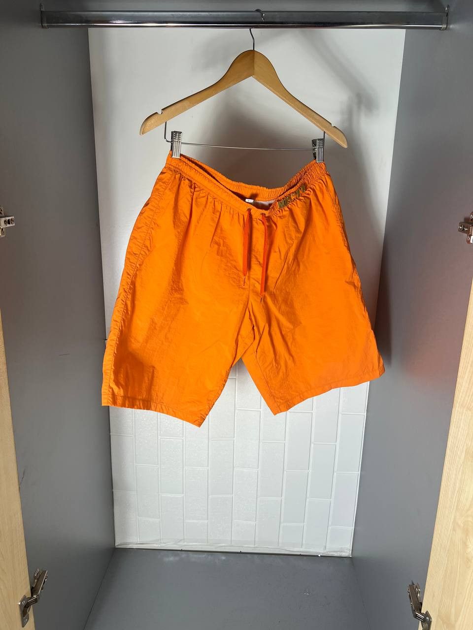 Moschino VINTAGE LOVE MOSCHINO NYLON ITALIAN DESIGNER CASU SHORTS Y2K Size US 36 / EU 52 - 4 Thumbnail