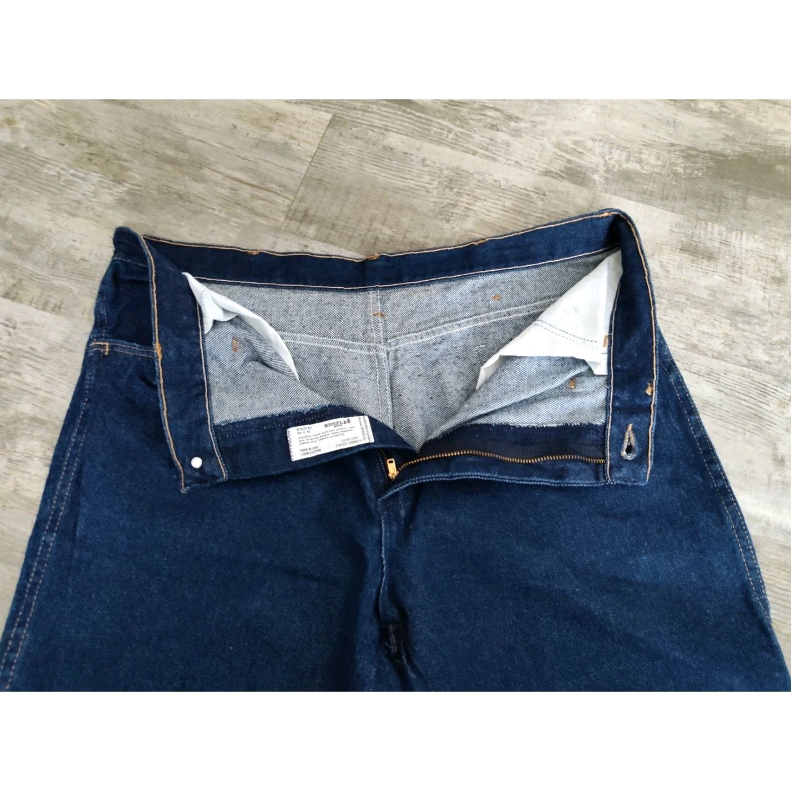 Vintage VINTAGE 70s Rustler Jeans Men Medium Dark Blue Denim Straight Zipper Pockets 38x30 Made in USA Size US 38 / EU 54 - 7 Thumbnail