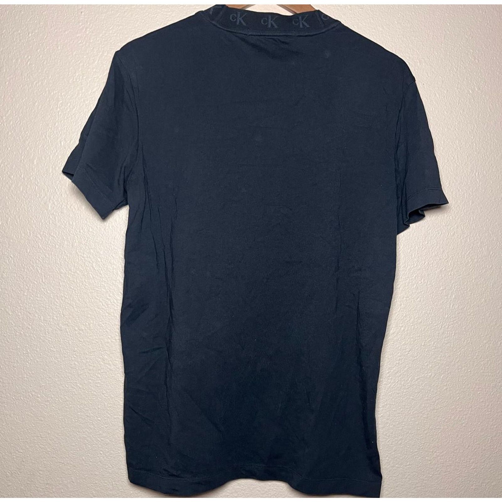 Calvin Klein 🖤 Calvin Klein Jeans 👕 Minimal Logo Crewneck Tee – L Size US L / EU 52-54 / 3 - 2 Thumbnail