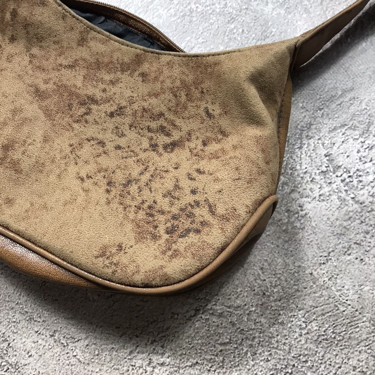 Vintage Vintage Y2K Tan Suede Crossbody Bag Minimalist Streetwear OS Size ONE SIZE - 5 Thumbnail