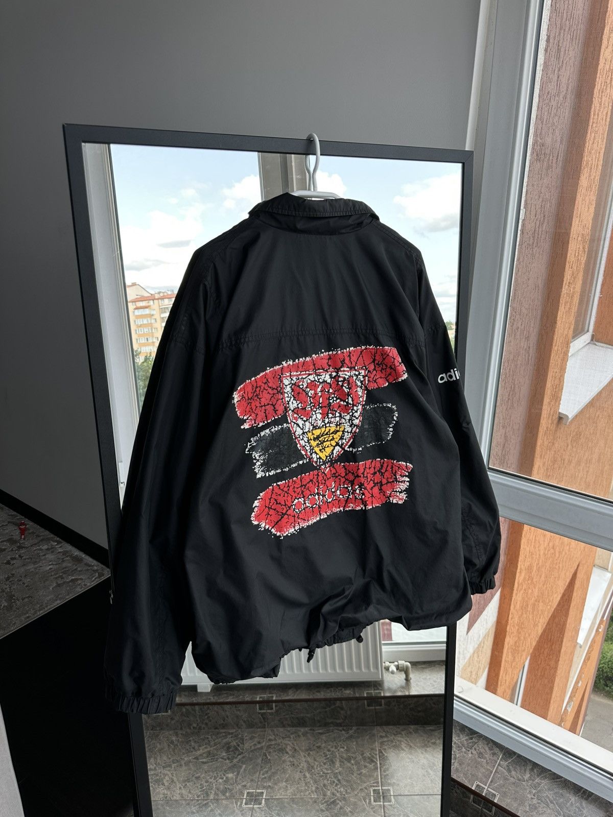 Adidas Vintage Adidas VfB Stuttgart Windbreaker Jacket 90s Logo Size US L / EU 52-54 / 3 - 1 Thumbnail