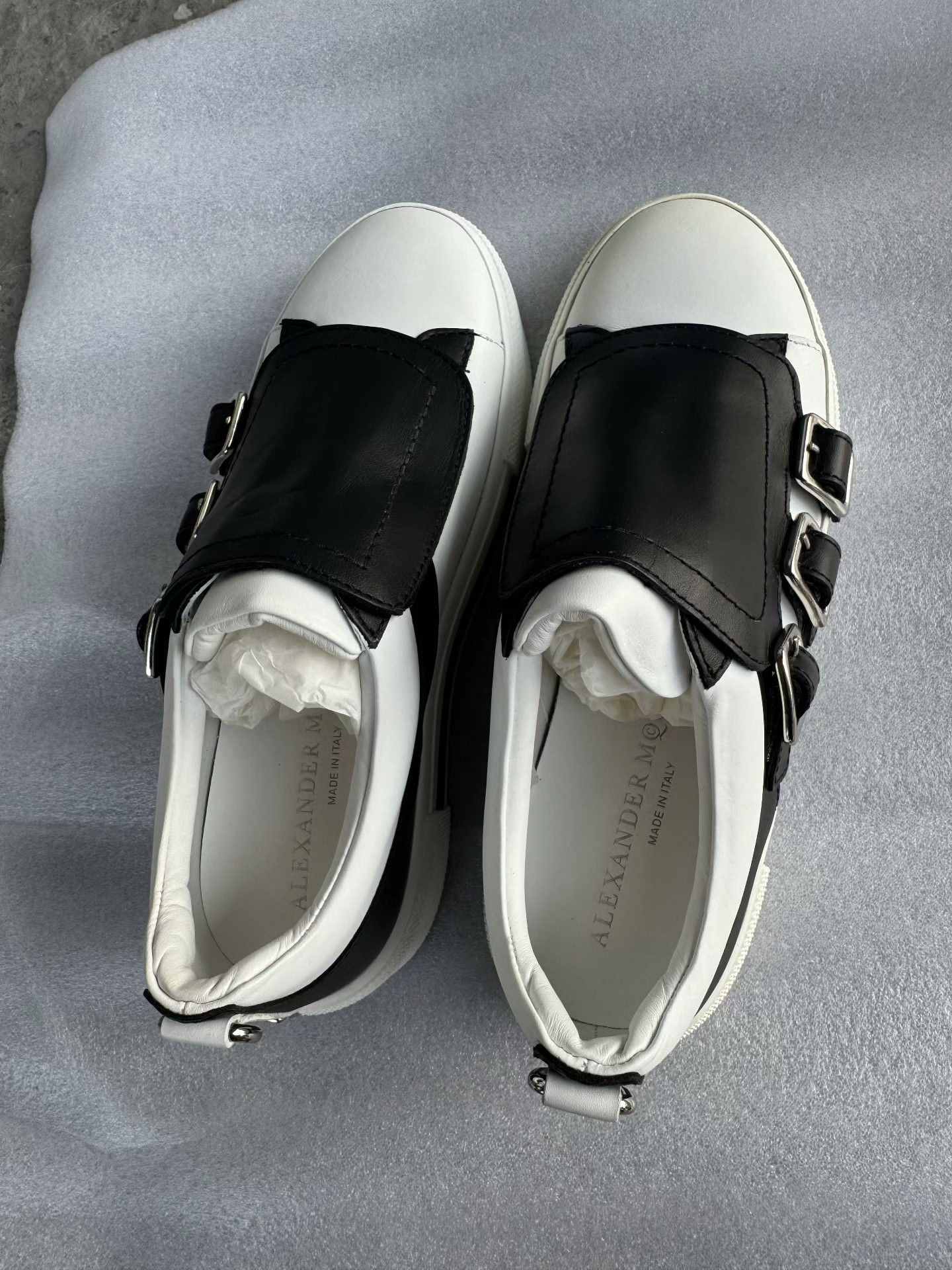 Alexander McQueen Alexander McQueen White Lowtop Sneakers 37 Women Size US 6.5 / IT 36.5 - 1 Thumbnail