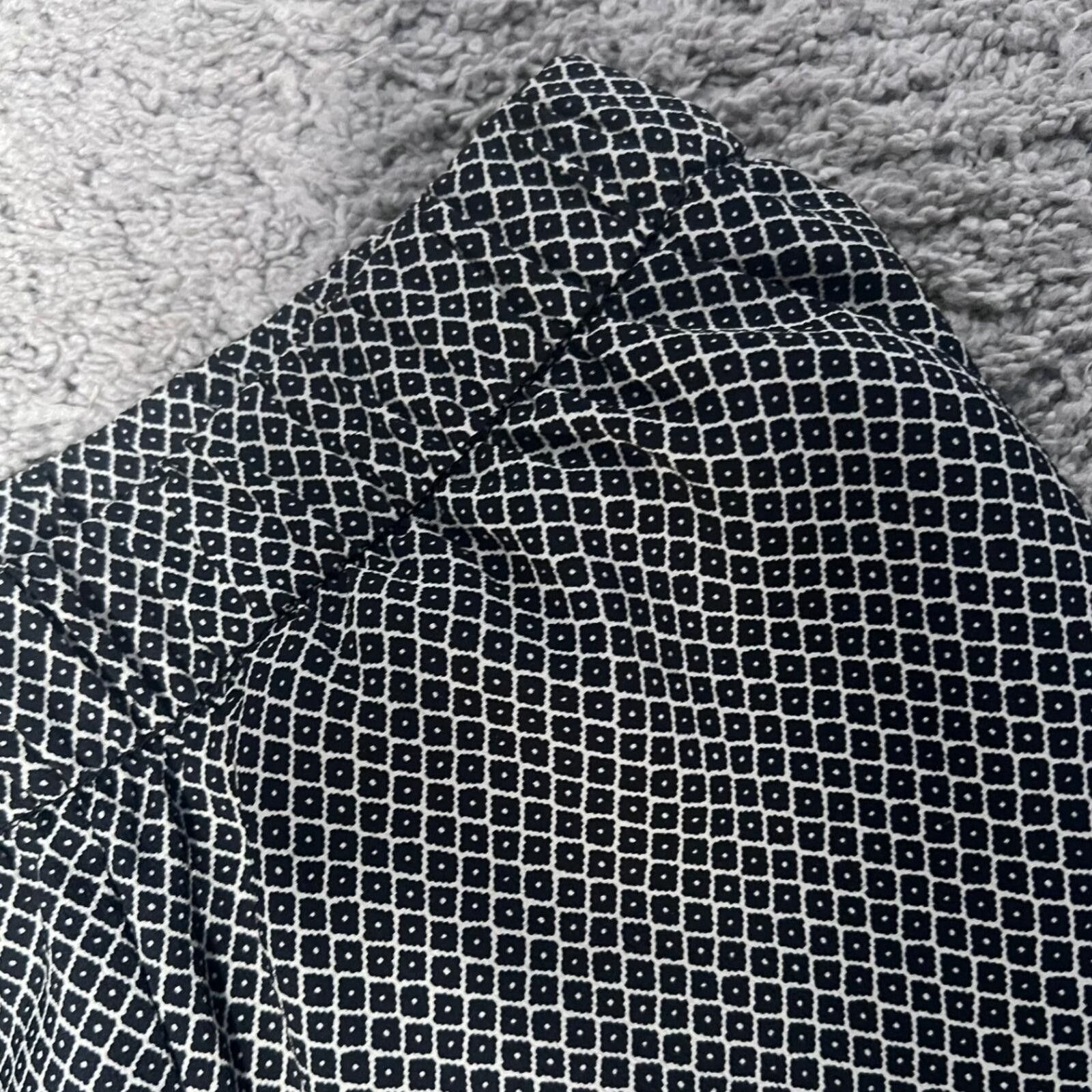 H&M H&M Tapered Pants Womens 4 Black White Excellent Geometric Size 27" / US 4 / IT 40 - 1 Thumbnail