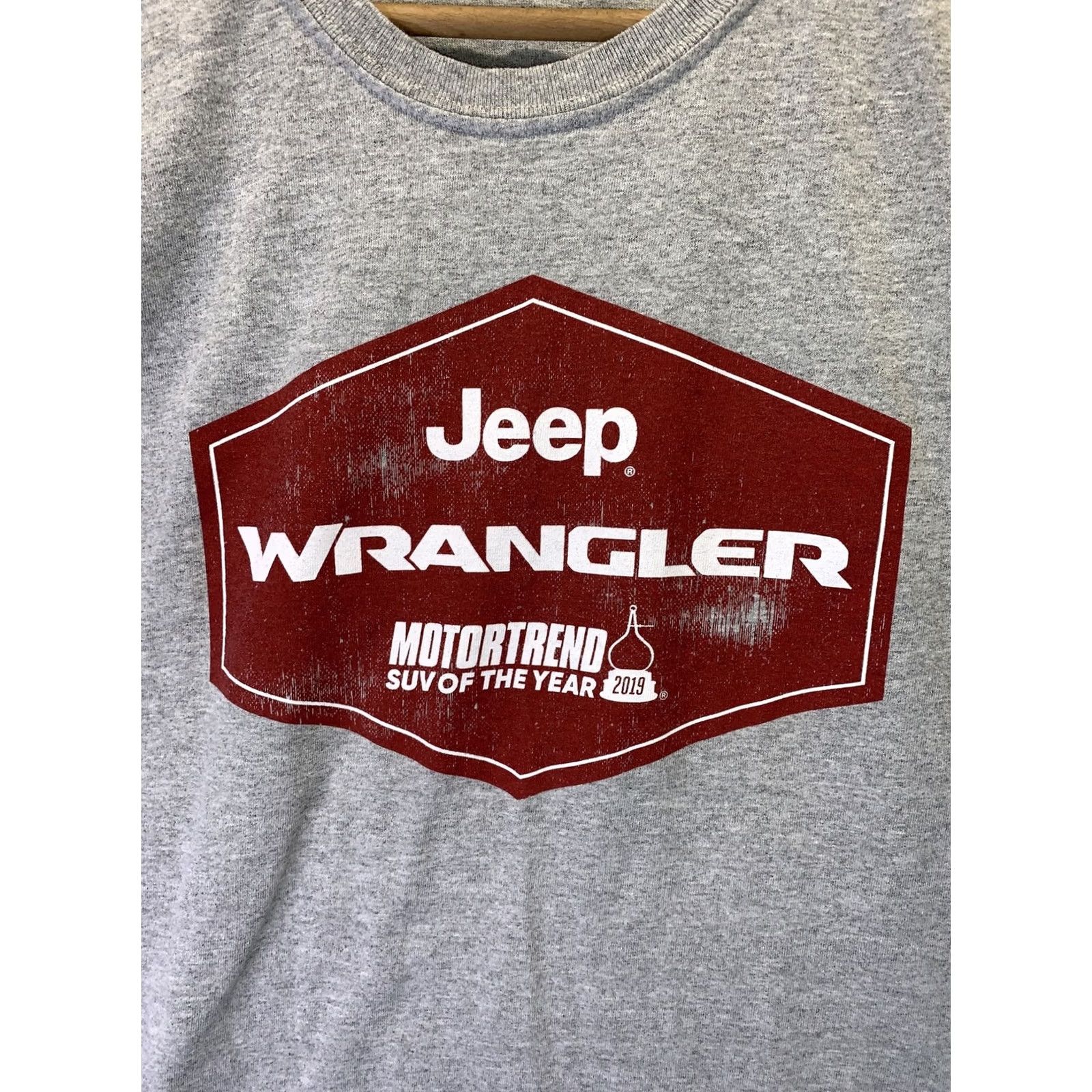 Gildan VINTAGE Jeep Wrangler 2019 Distressed Logo Graphic Print Men’s SZ L Gray T-Shirt #3374 Size US L / EU 52-54 / 3 - 3 Thumbnail