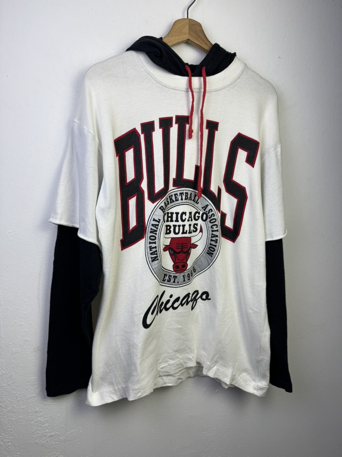 NBA Vintage Chicago Bulls long-sleeve layered hoodie Tshirt Size US L / EU 52-54 / 3 - 2 Thumbnail