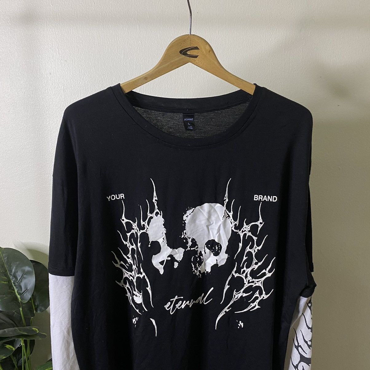 If Six Was Nine Romwe Eternal Skulls Long Sleeve Cyber Gothic Size US XL / EU 56 / 4 - 2 Thumbnail