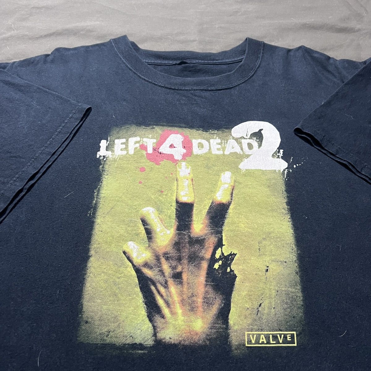 The Game Rare Vintage Y2K Left 4 Dead 2 THE PARISH Tee XL XBox Size US XL / EU 56 / 4 - 4 Thumbnail