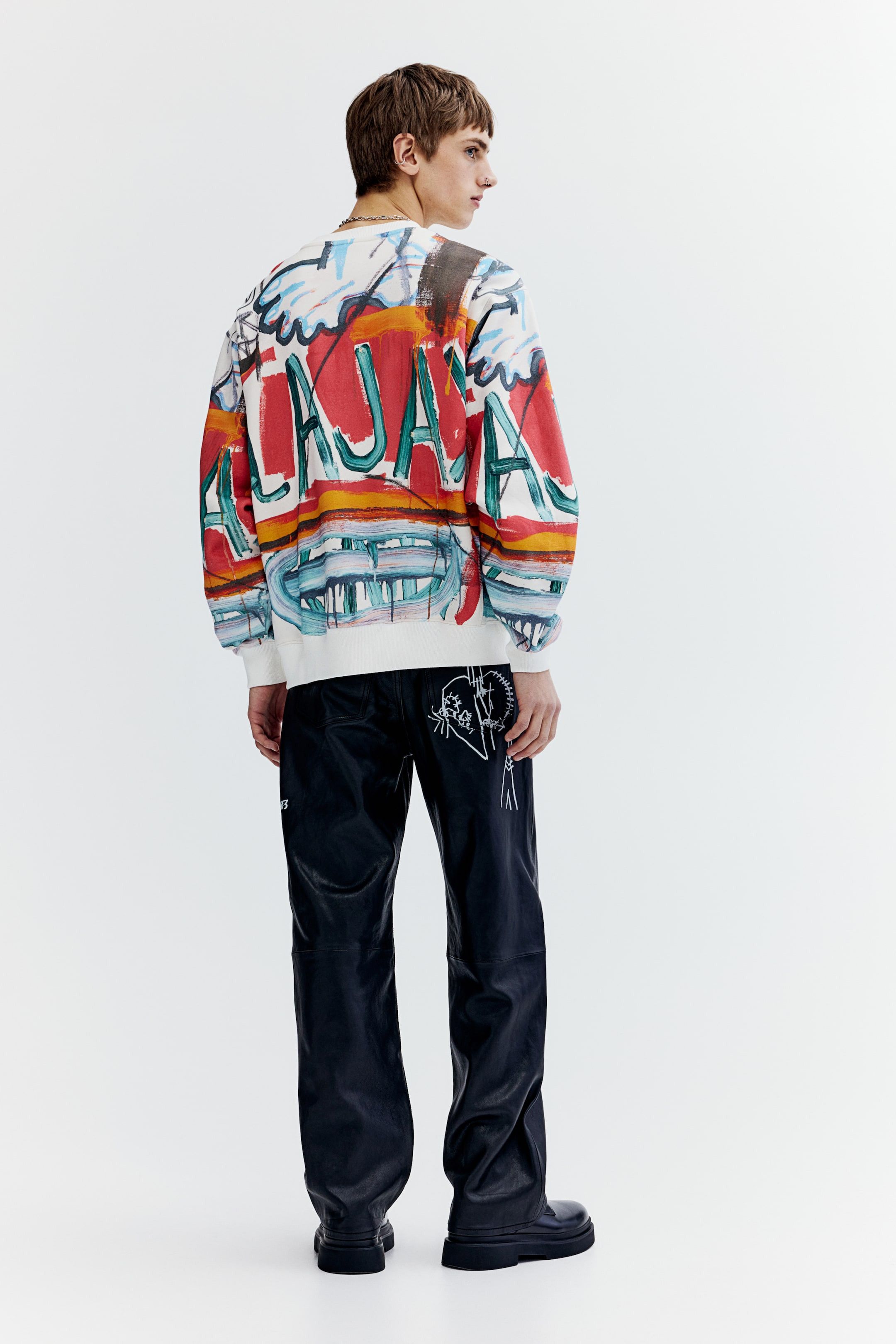 H&M × Jean-Michel Basquiat × Who Decides War WHO DECIDES WAR x EV BRAVADO TELA D'AMORE X BASQUIAT x H&M Size US M / EU 48-50 / 2 - 3 Thumbnail