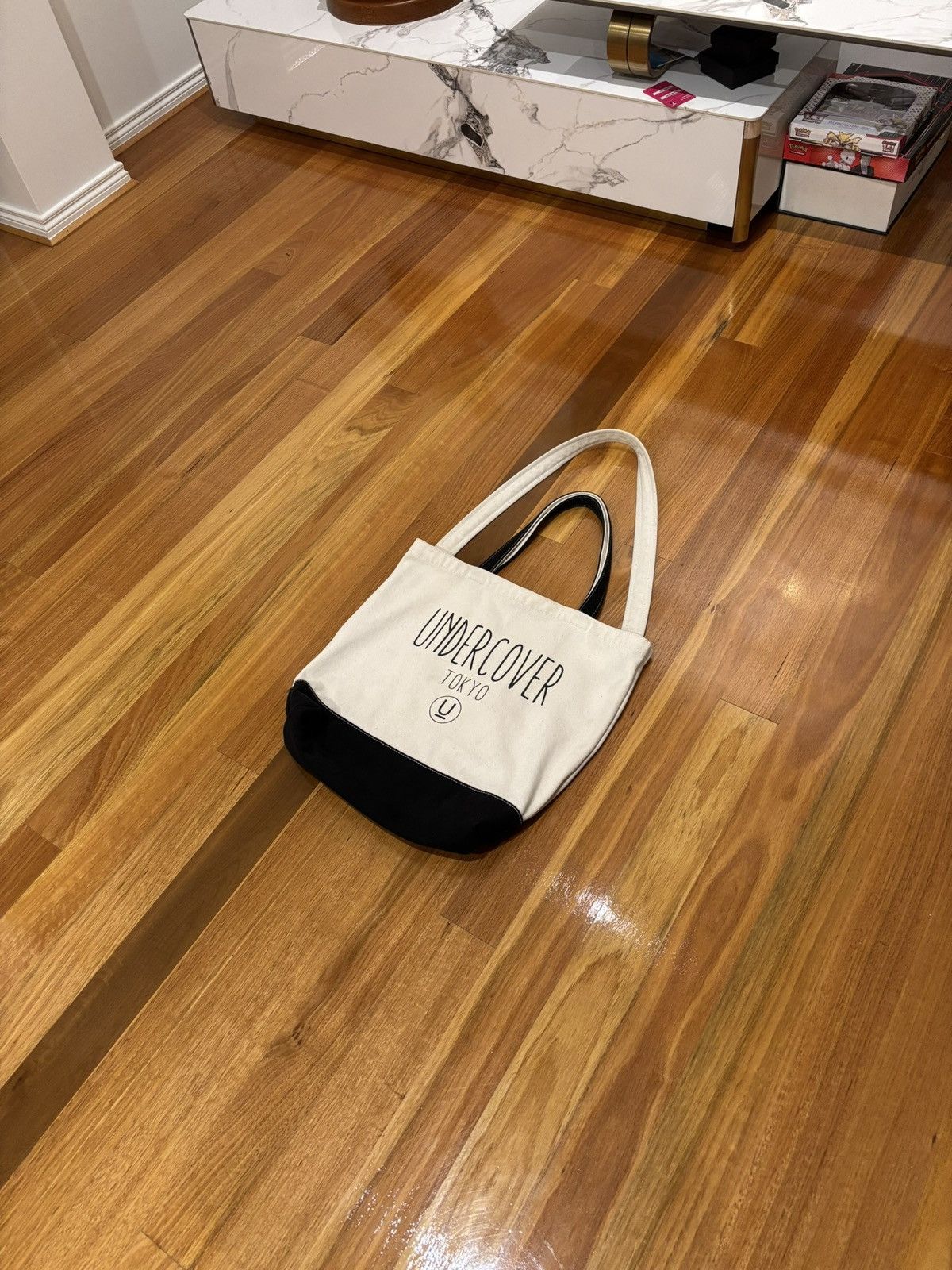 Undercover Undercover Tokyo 2 Way Crossbody Canvas Tote Bag White Size ONE SIZE - 1 Thumbnail