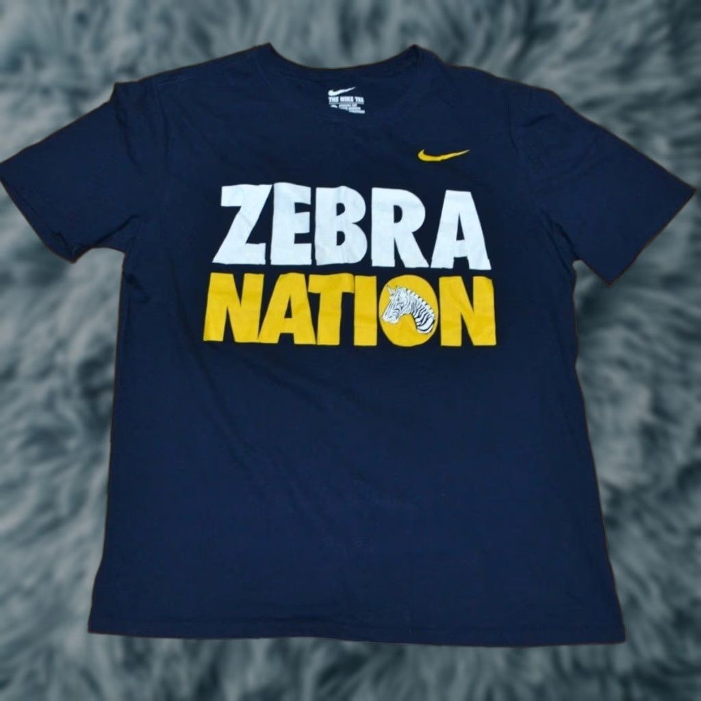 Nike Wayne Memorial Zebras T Shirt Nike Medium Blue Graphic Tee Mens 100% Cotton Size US M / EU 48-50 / 2 - 1 Thumbnail