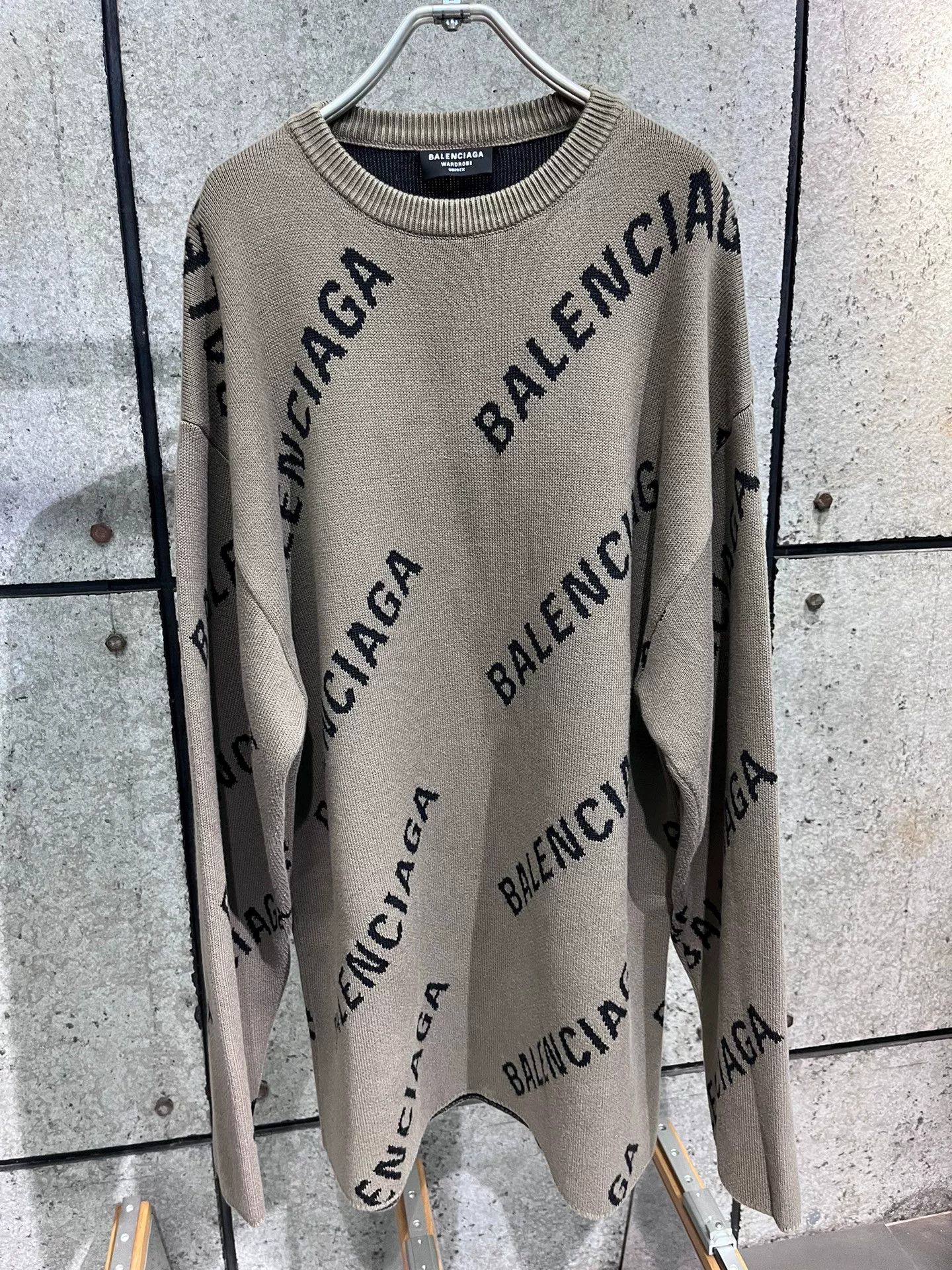 Balenciaga Balenciaga Letter Sweater Size S Size US S / EU 44-46 / 1 - 1 Thumbnail