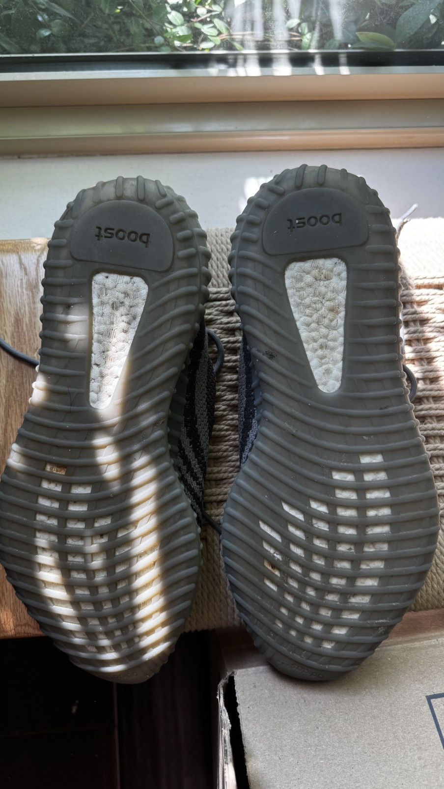 Yeezy Yeezy 350 V2 -Beluga Size US 12 / EU 45 - 4 Thumbnail