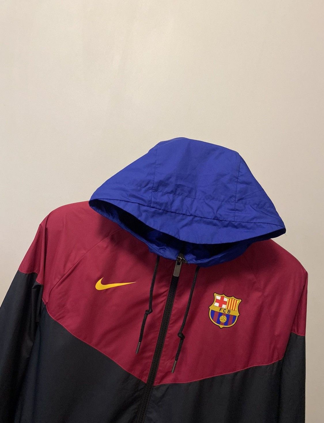 Vintage Vintage Nike Barcelona Nylon Jacket Large Size US L / EU 52-54 / 3 - 2 Thumbnail