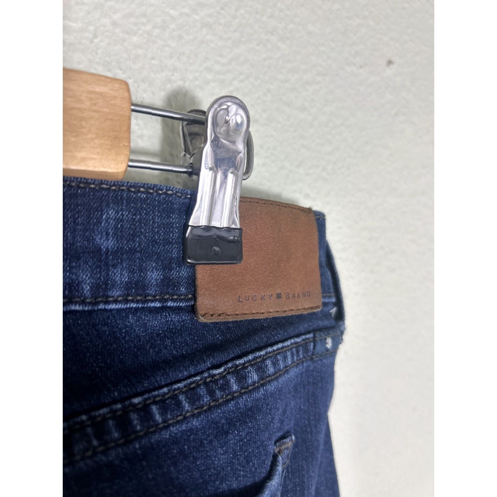 Lucky Brand Lucky Brand Sofia Boot Dark Wash Jeans 8 Regular Women 8 Dark Blue Bootcut 30x30 Size 30" / US 8 / IT 44 - 7 Thumbnail