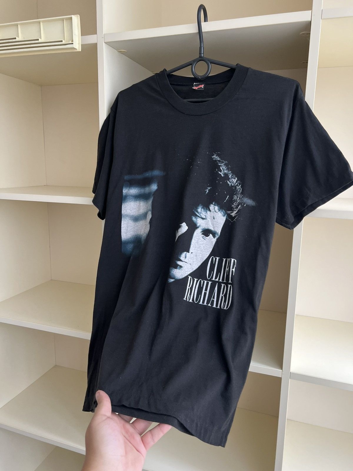 Vintage Vintage Cliff Richard Rock N Roll Tee T-Shirt RETRO TOUR Size US L / EU 52-54 / 3 - 11 Thumbnail