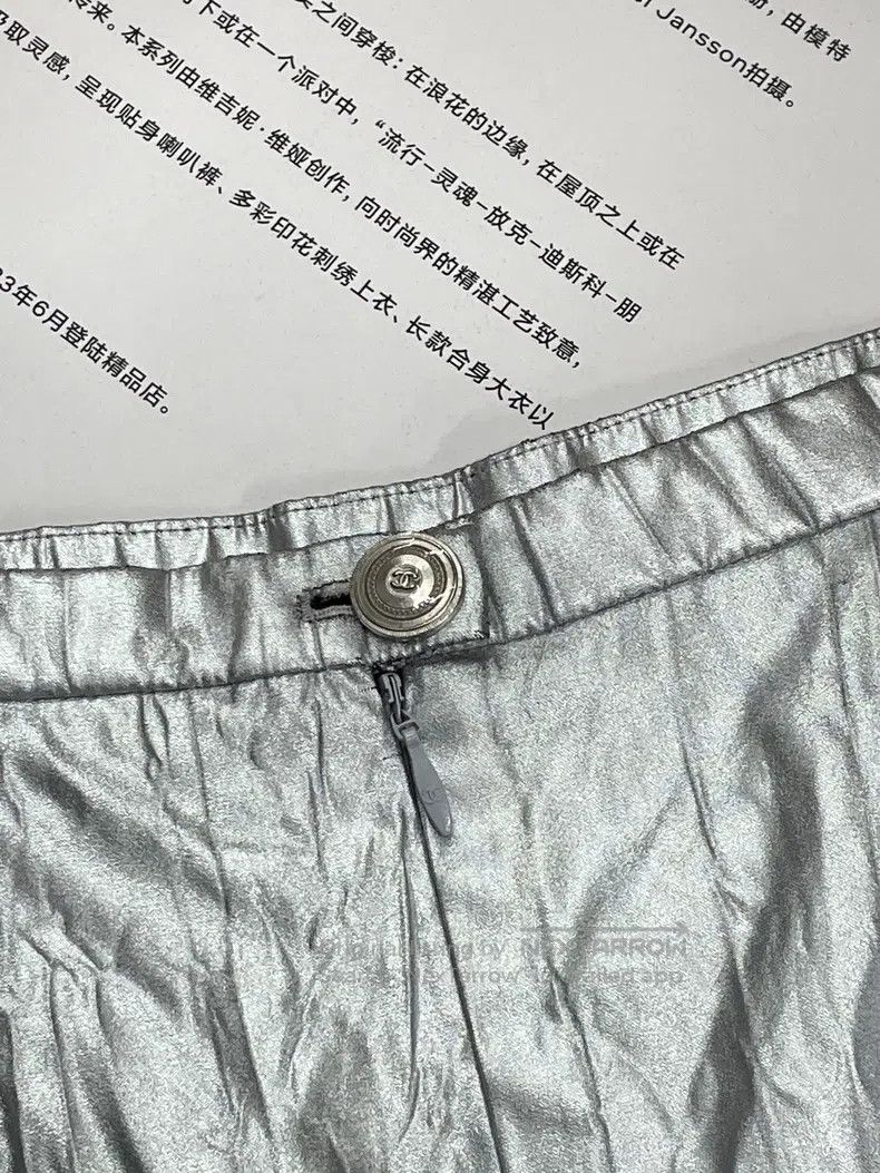 Chanel Chanel Silver shiny shorts Size 25" / US 0 / IT 36 - 3 Thumbnail