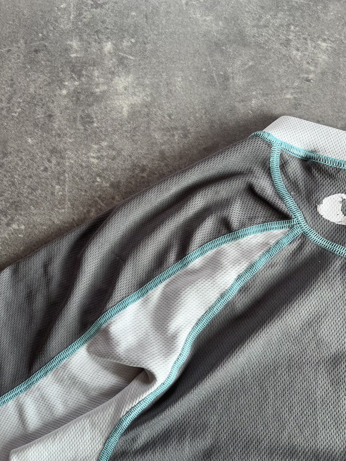 Oakley 00s Oakley Vintage Big Cracked Logo Jersey Tee L Rare Size US L / EU 52-54 / 3 - 14 Thumbnail