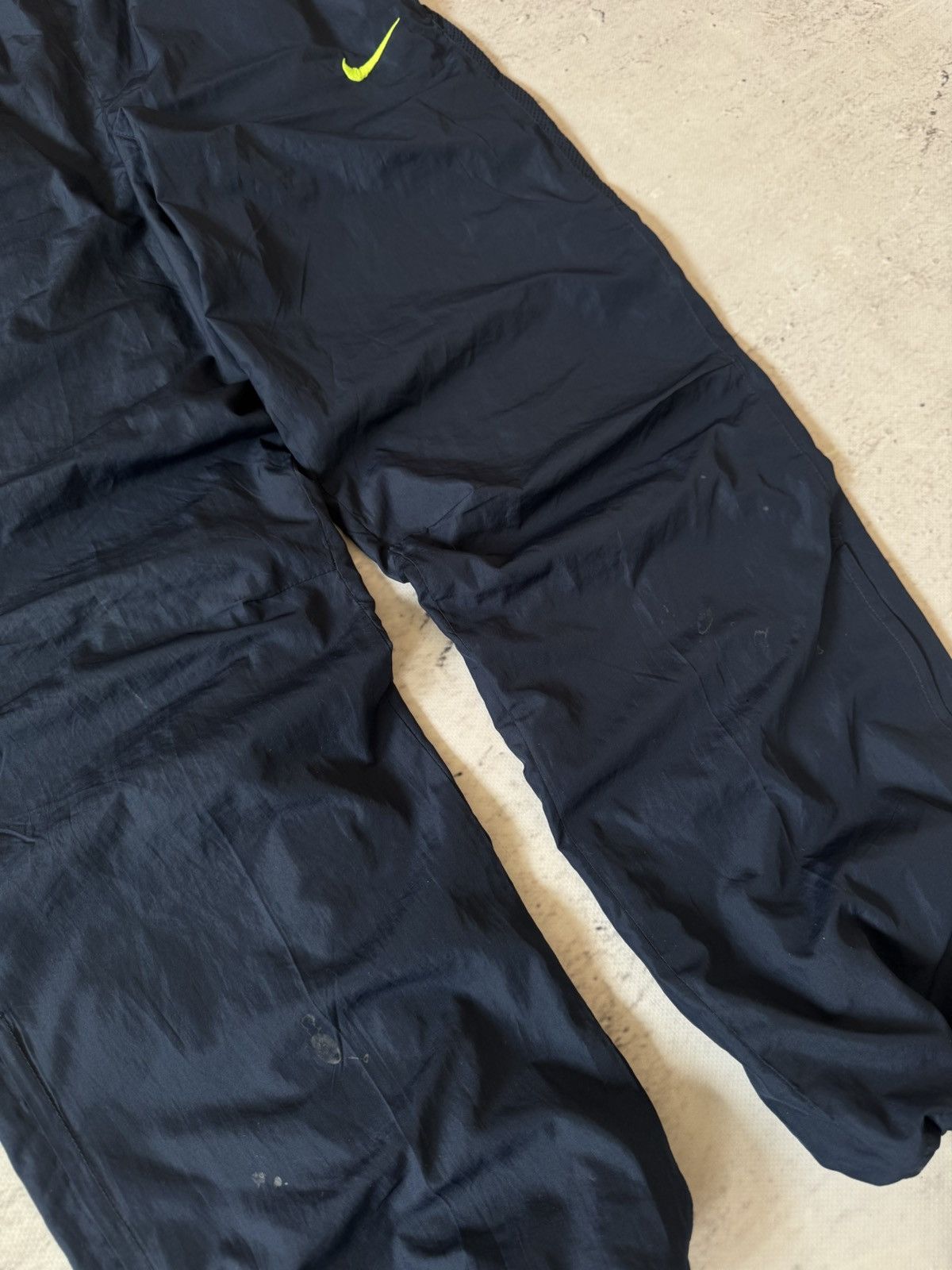 Nike × Vintage NIKE BARCELONA NYLON VINTAGE Y2K BAGGY FIT PANTS SWEATPANTS Size US 32 / EU 48 - 3 Thumbnail