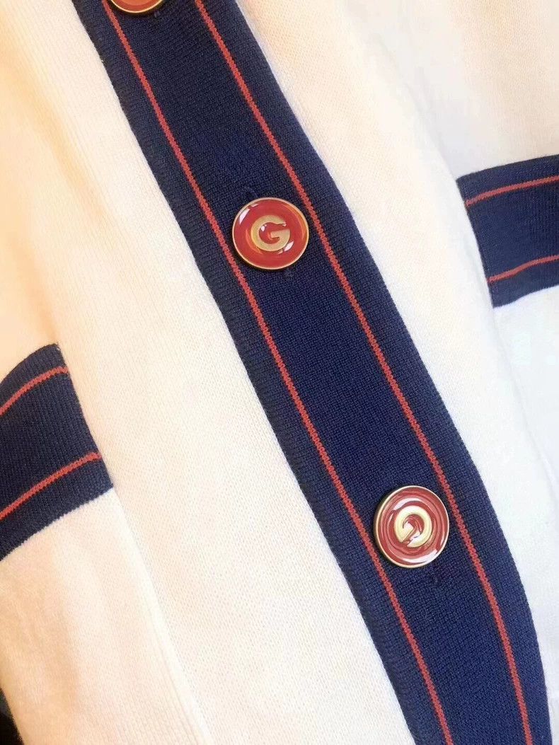 Gucci Gucci College style bee embroidery logo cardigan knitwear j Size XS / US 0-2 / IT 36-38 - 2 Thumbnail