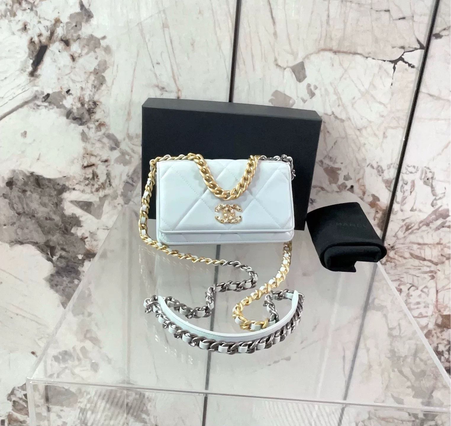 Chanel Pre-loved Bag Very good condition Size ONE SIZE - 1 Thumbnail