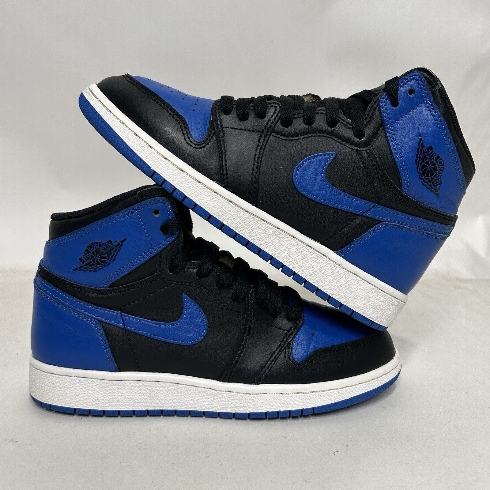 Nike Nike Shoes Air Jordan 1 Retro High OG BG “Royal” 2024 Size US 7 / IT 37 - 1 Thumbnail