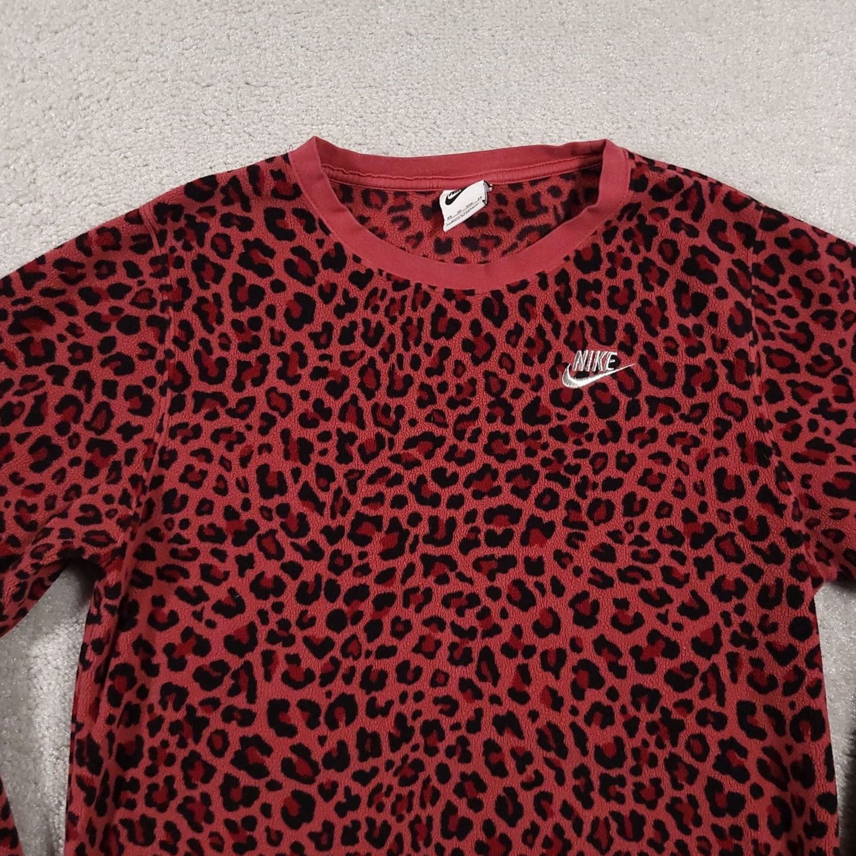Nike VINTAGE Nike Sweater Womens XS Leopard Print Crewneck Pullover Fleece Animal Print Size XS / US 0-2 / IT 36-38 - 3 Thumbnail