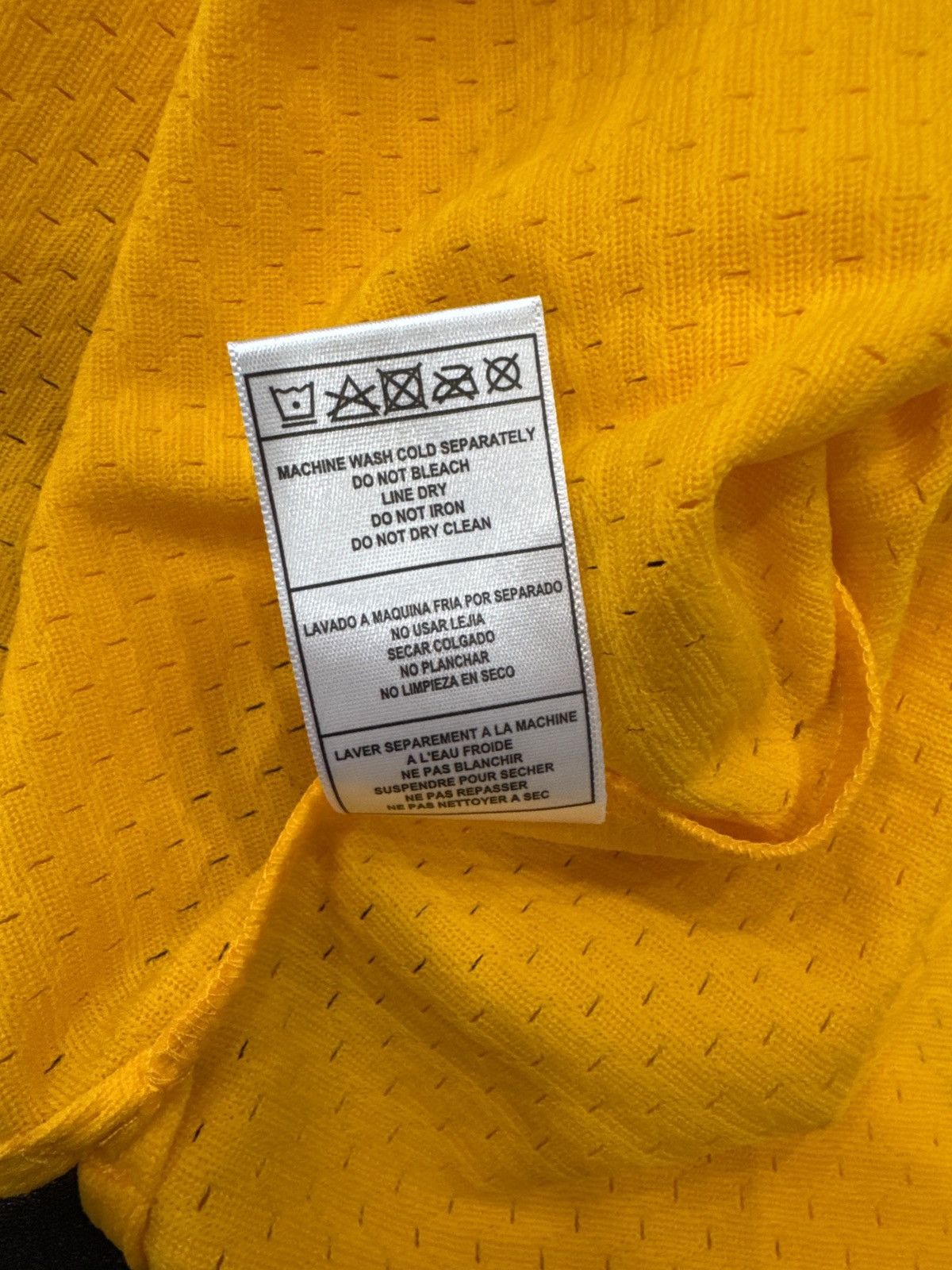 Mitchell & Ness Mitchell & Ness Celtics Gold My Towns Bodega Jersey Size M Size US M / EU 48-50 / 2 - 7 Thumbnail