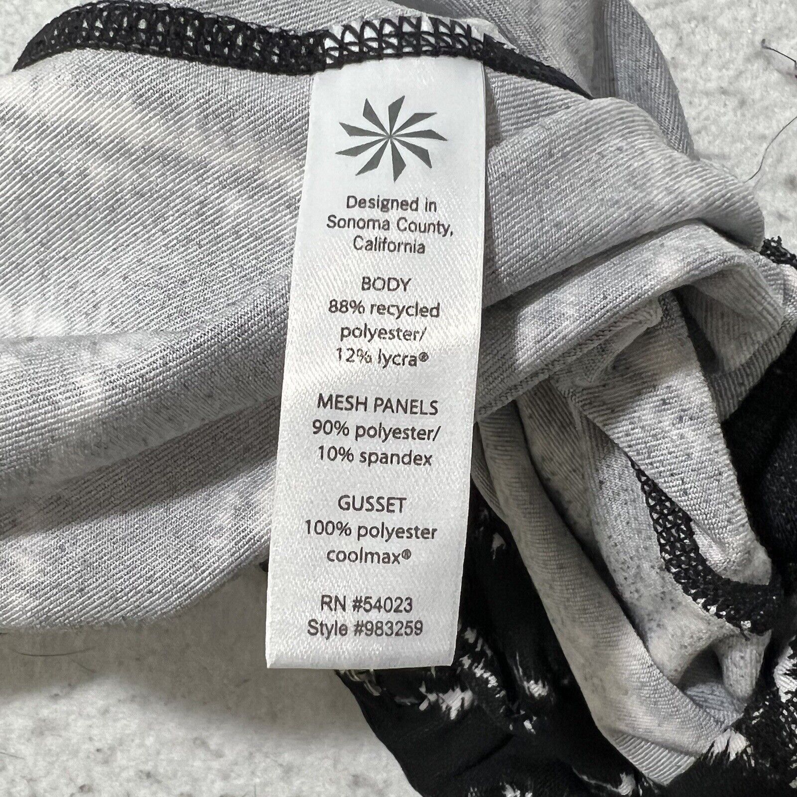 Athleta Athleta XS Capri Athletic Leggings Black White Stripe Pants Size 26" / US 2 / IT 38 - 5 Thumbnail