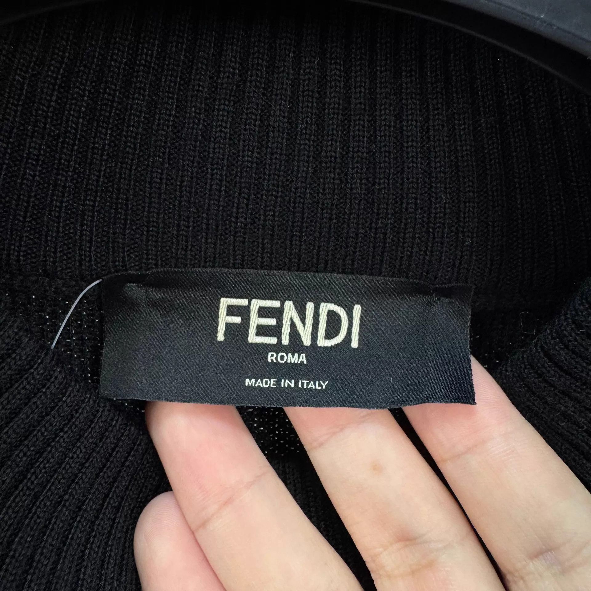 Fendi Fendi Printed Logo Wool Knit Pullover Size 56 99 New Size US XL / EU 56 / 4 - 5 Thumbnail
