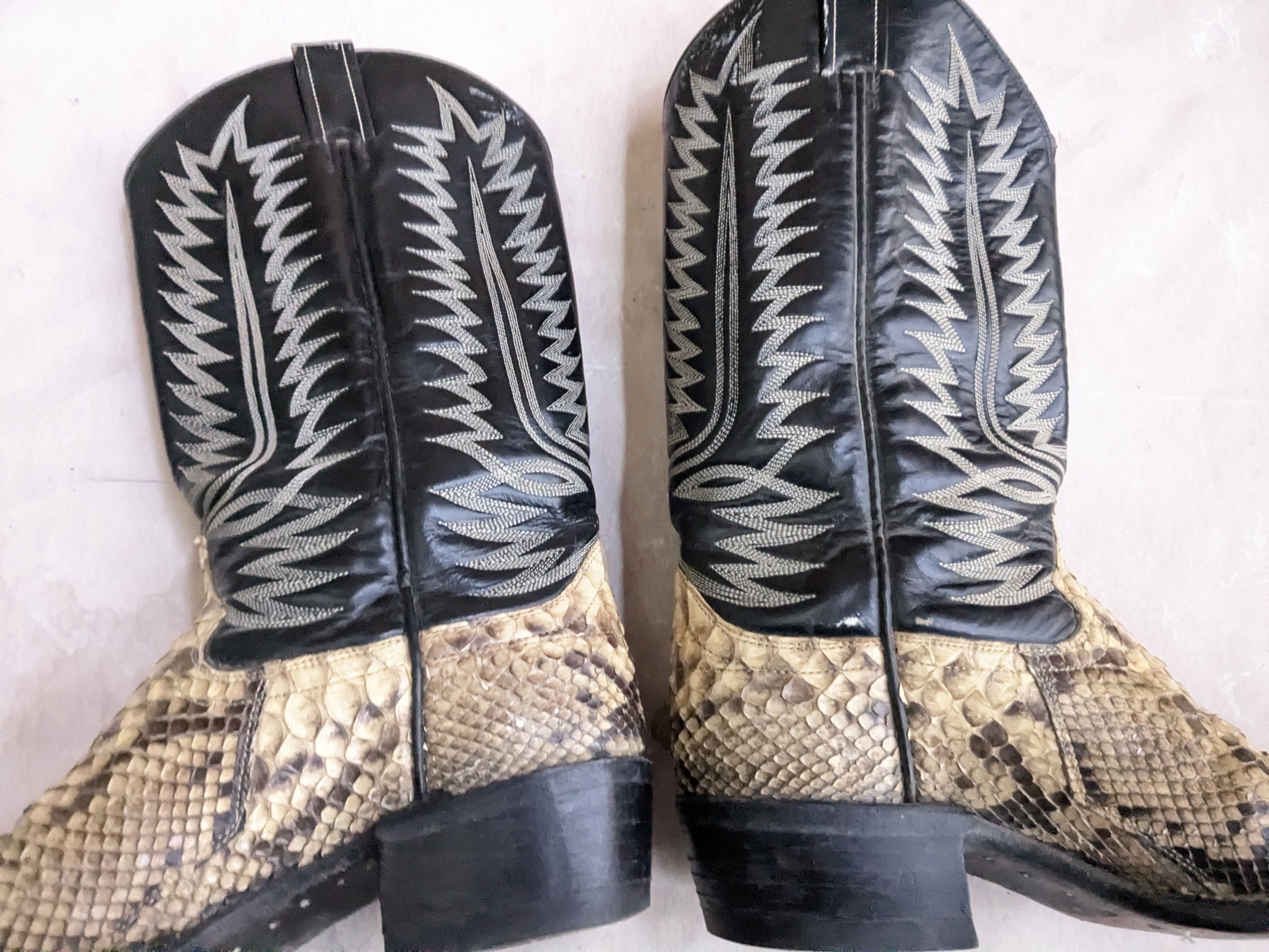 Genuine Leather Cowtown Python Cowboy Boots 9 D Black Snakeskin Size US 9 / EU 42 - 9 Thumbnail